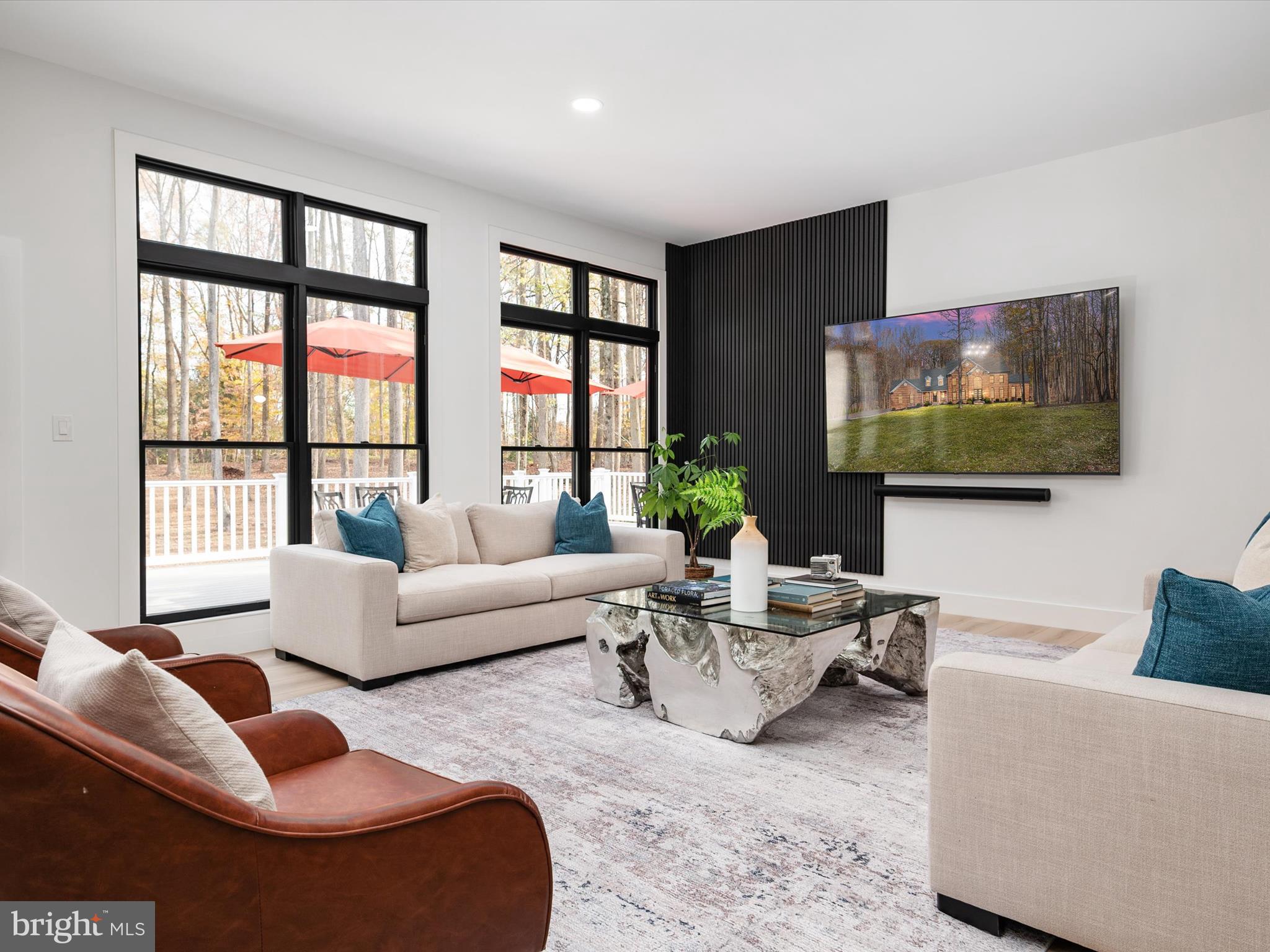 SOUTH RIVER COLONY - Residential