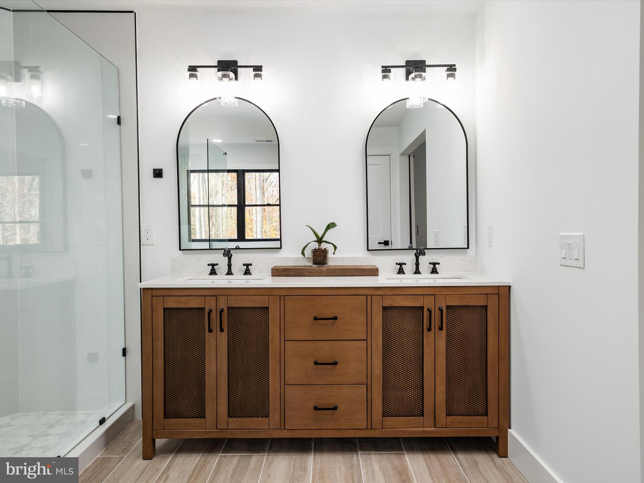 SOUTH RIVER COLONY - Residential