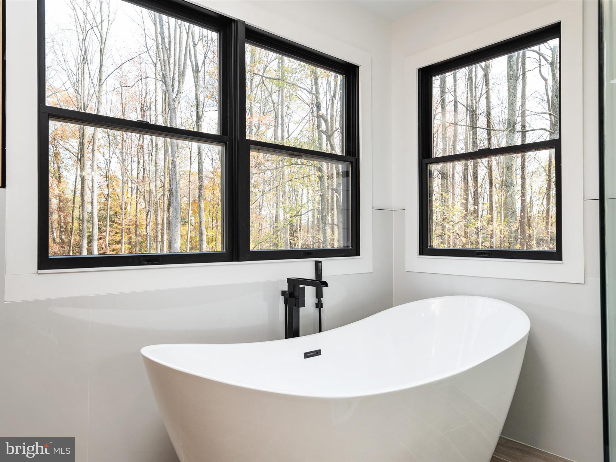 SOUTH RIVER COLONY - Residential