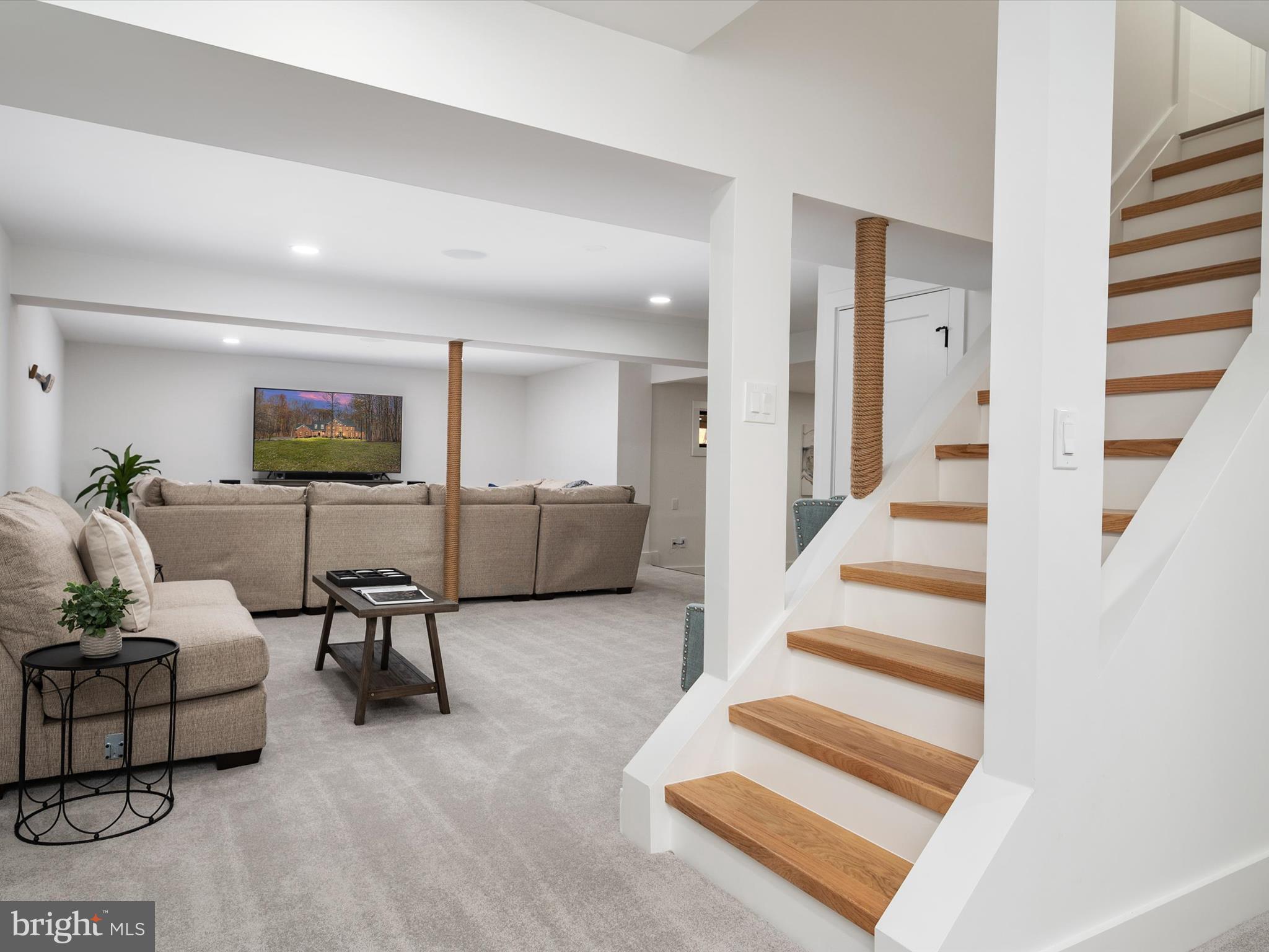 SOUTH RIVER COLONY - Residential