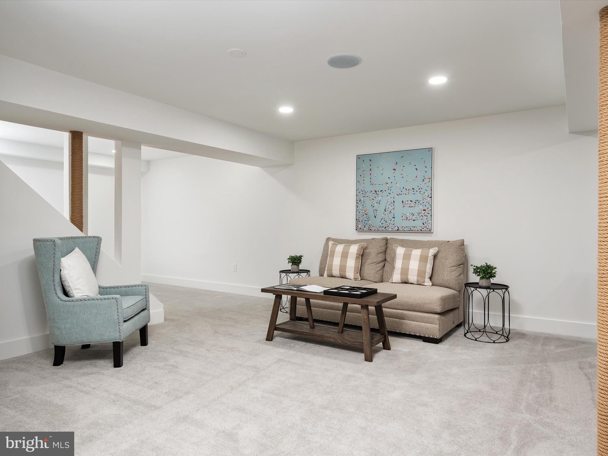 SOUTH RIVER COLONY - Residential