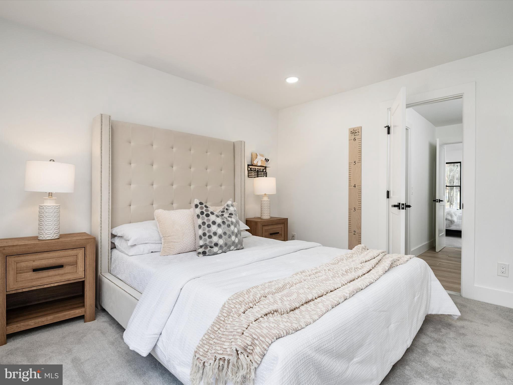 SOUTH RIVER COLONY - Residential