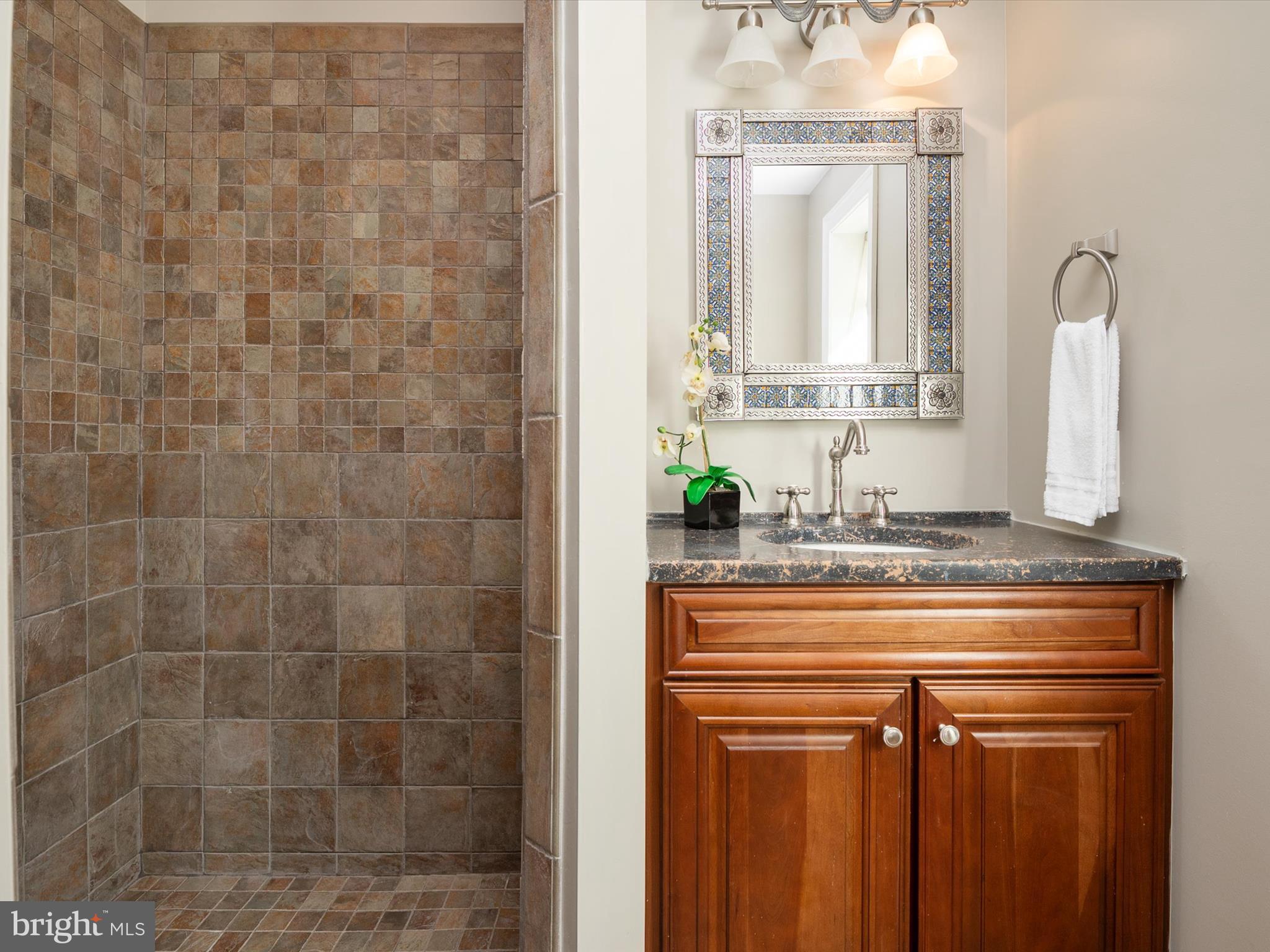 WEST SHORE - Residential