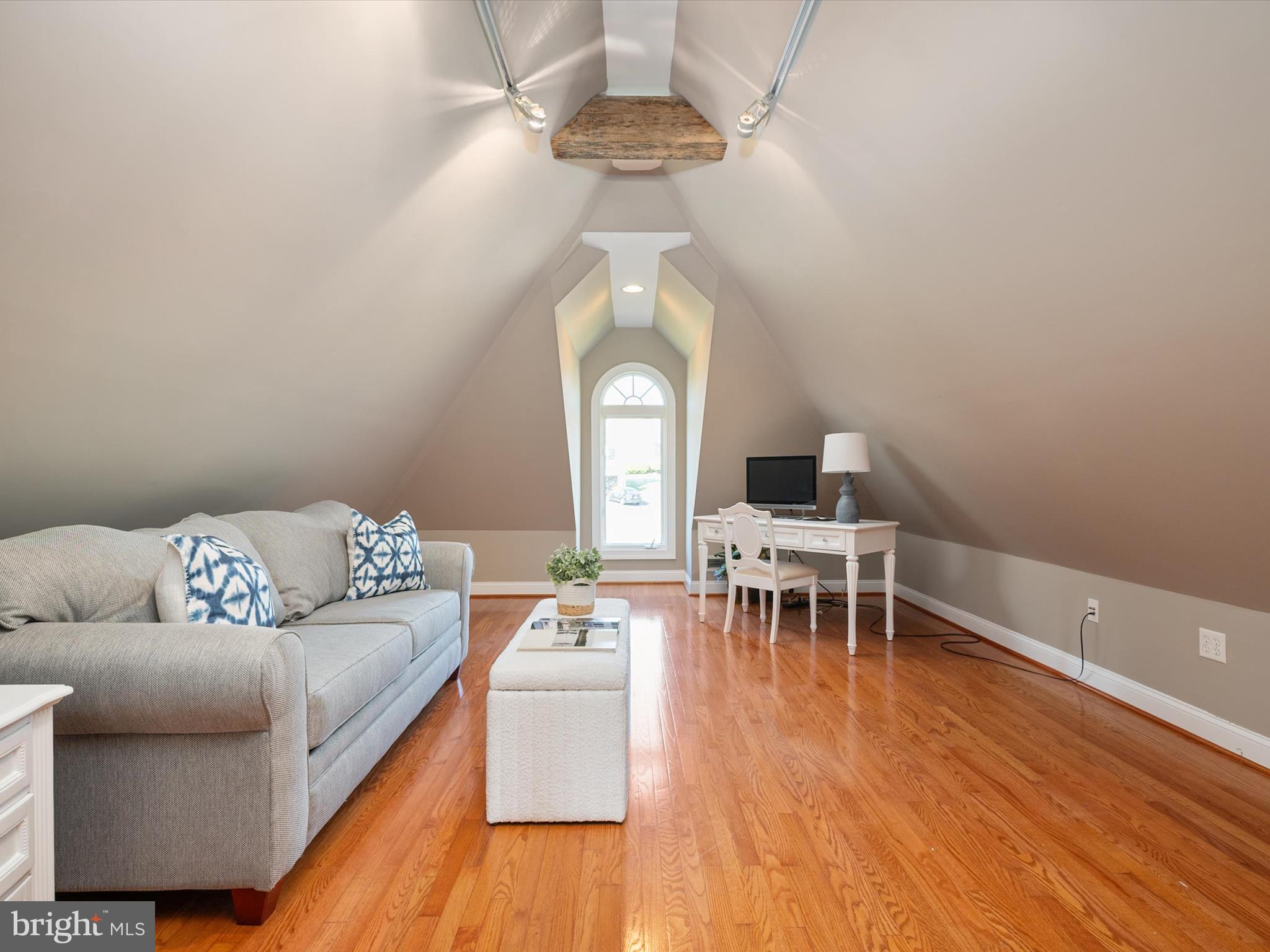 WEST SHORE - Residential