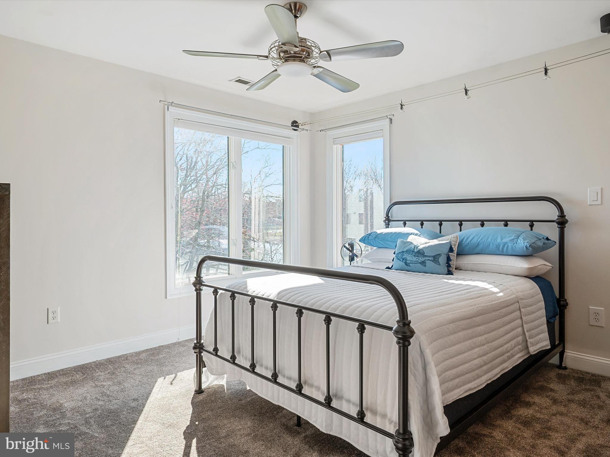 WEST SHORE - Residential