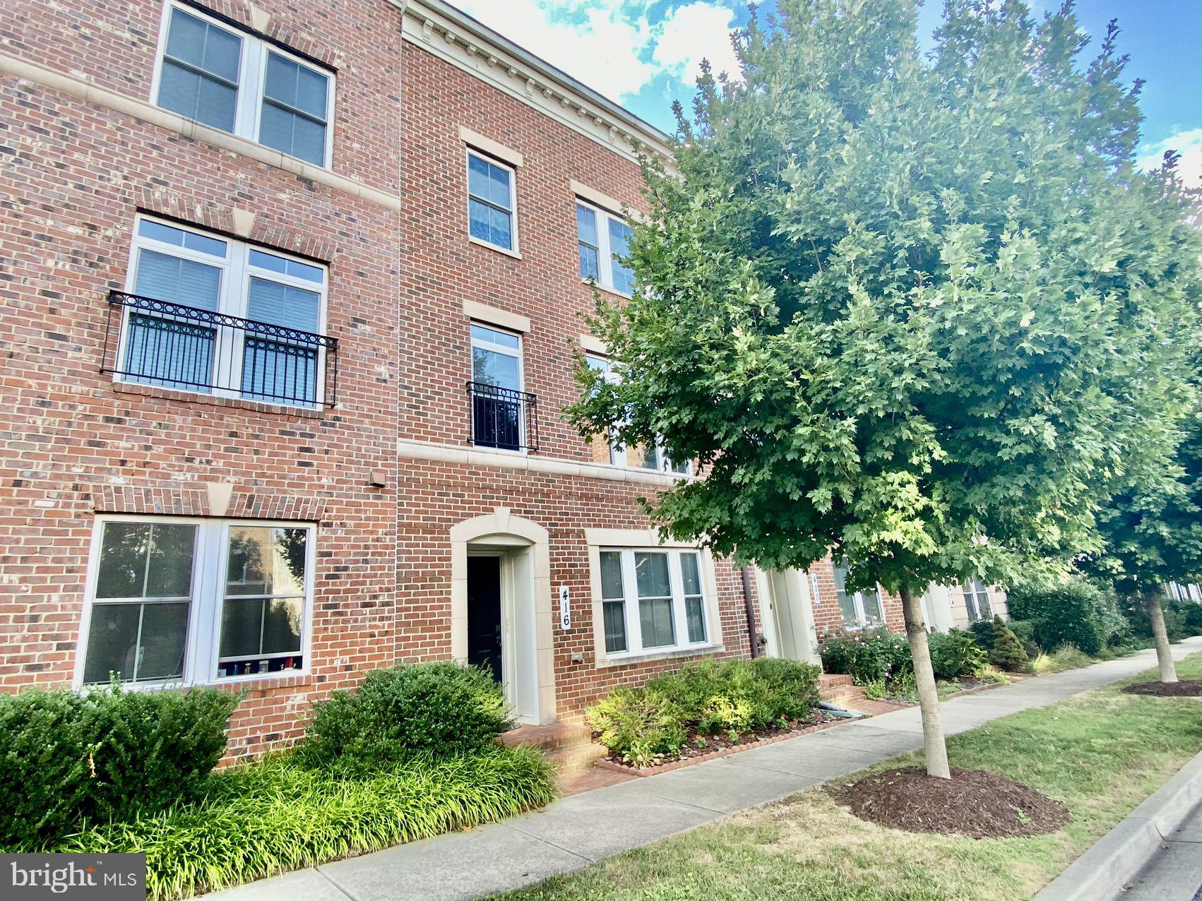 WATKINS MILL TOWN CENTER - Residential Lease