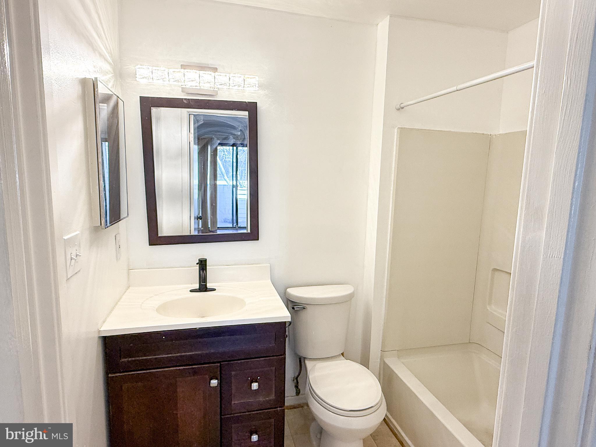 CHRISTOPHER COURT - Residential