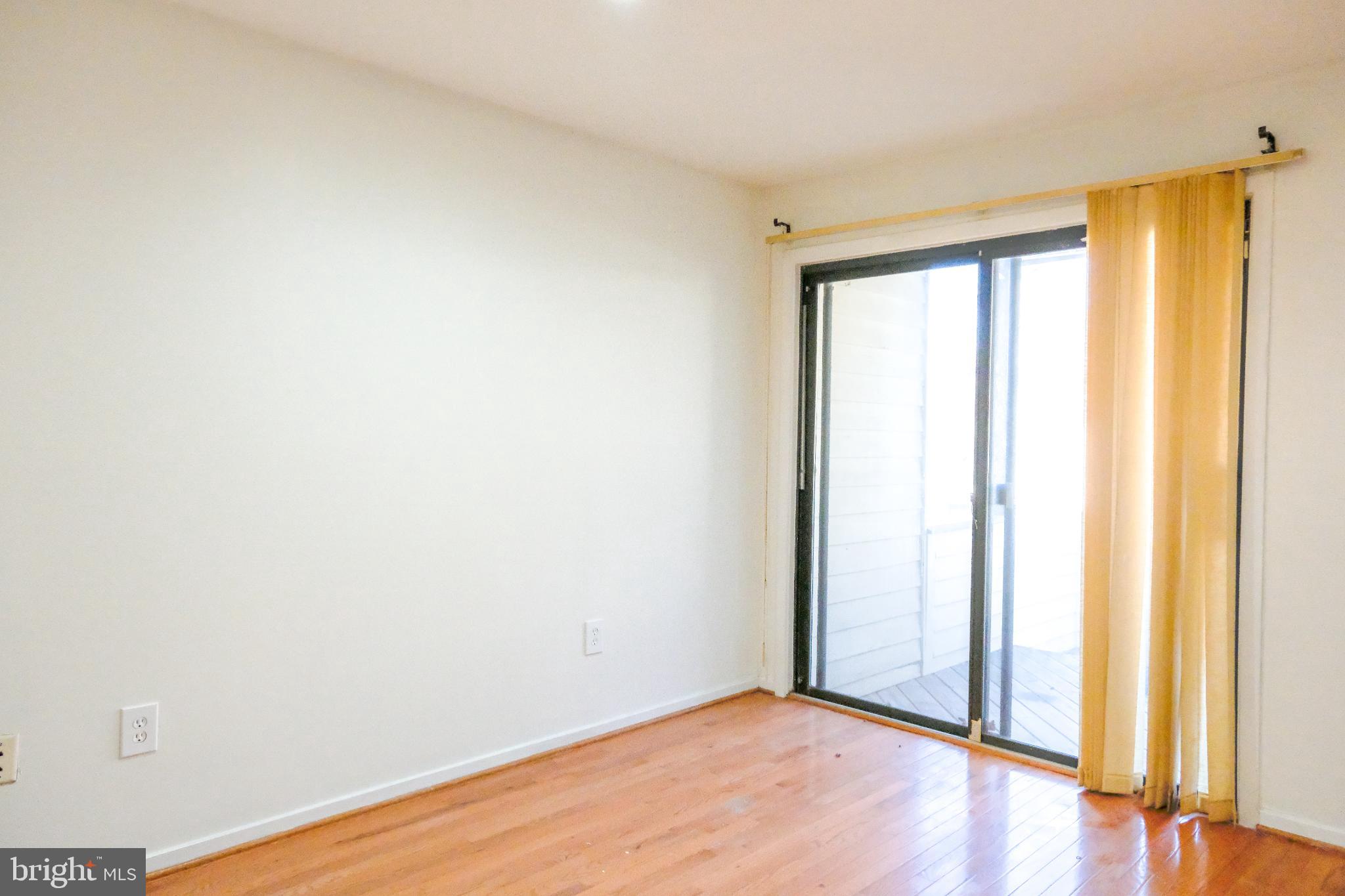 CHRISTOPHER COURT - Residential