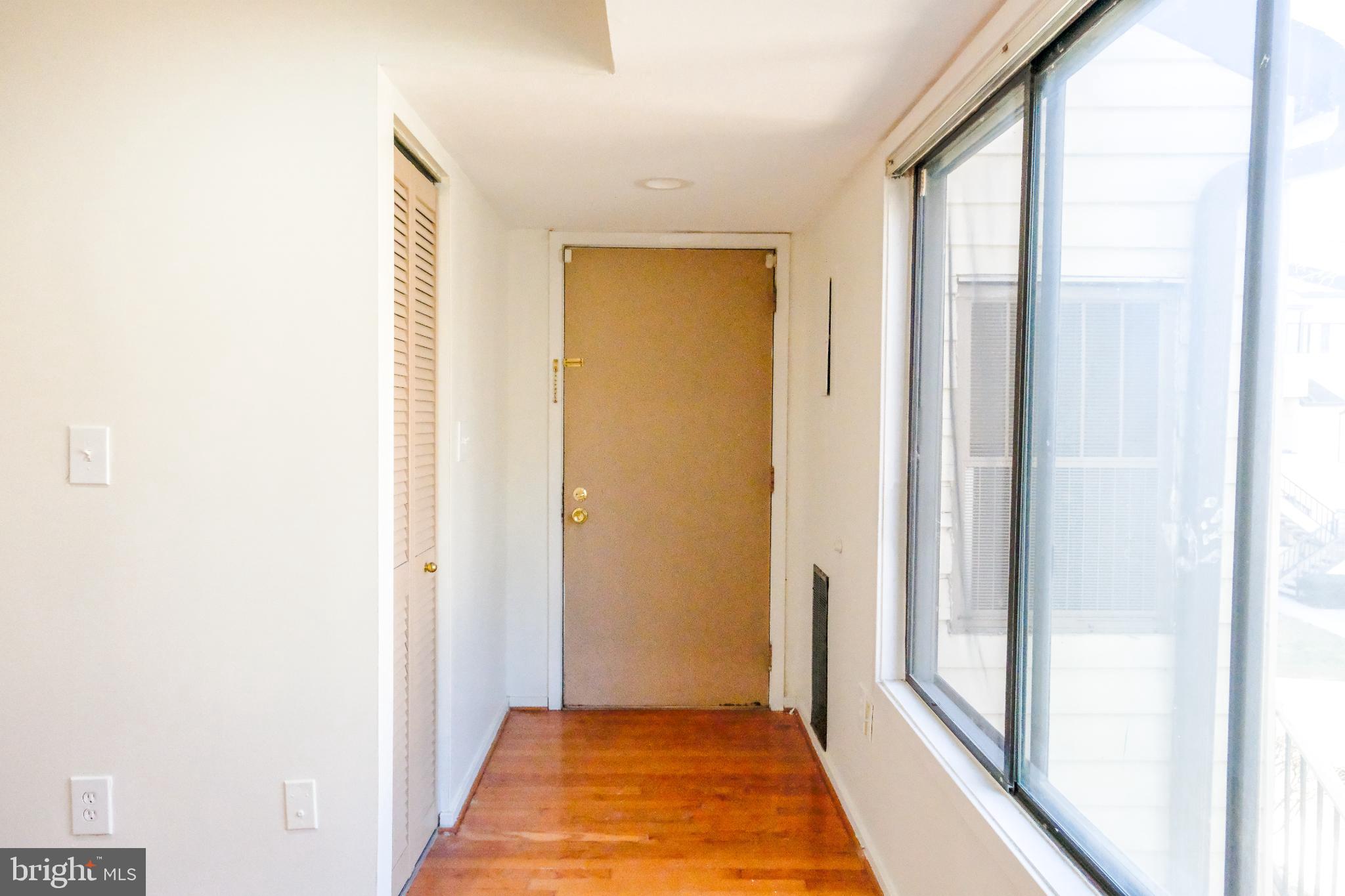 CHRISTOPHER COURT - Residential