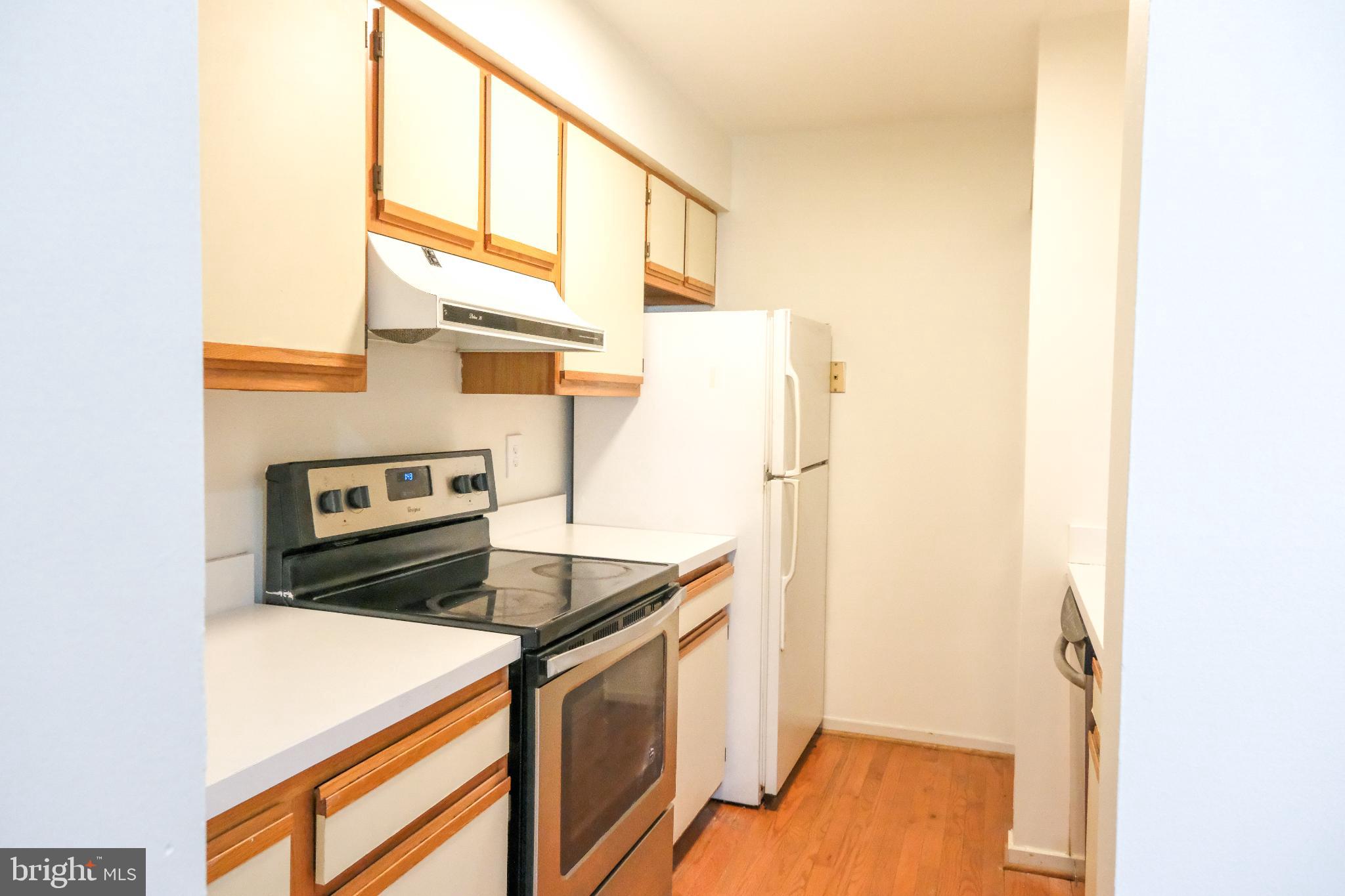 CHRISTOPHER COURT - Residential