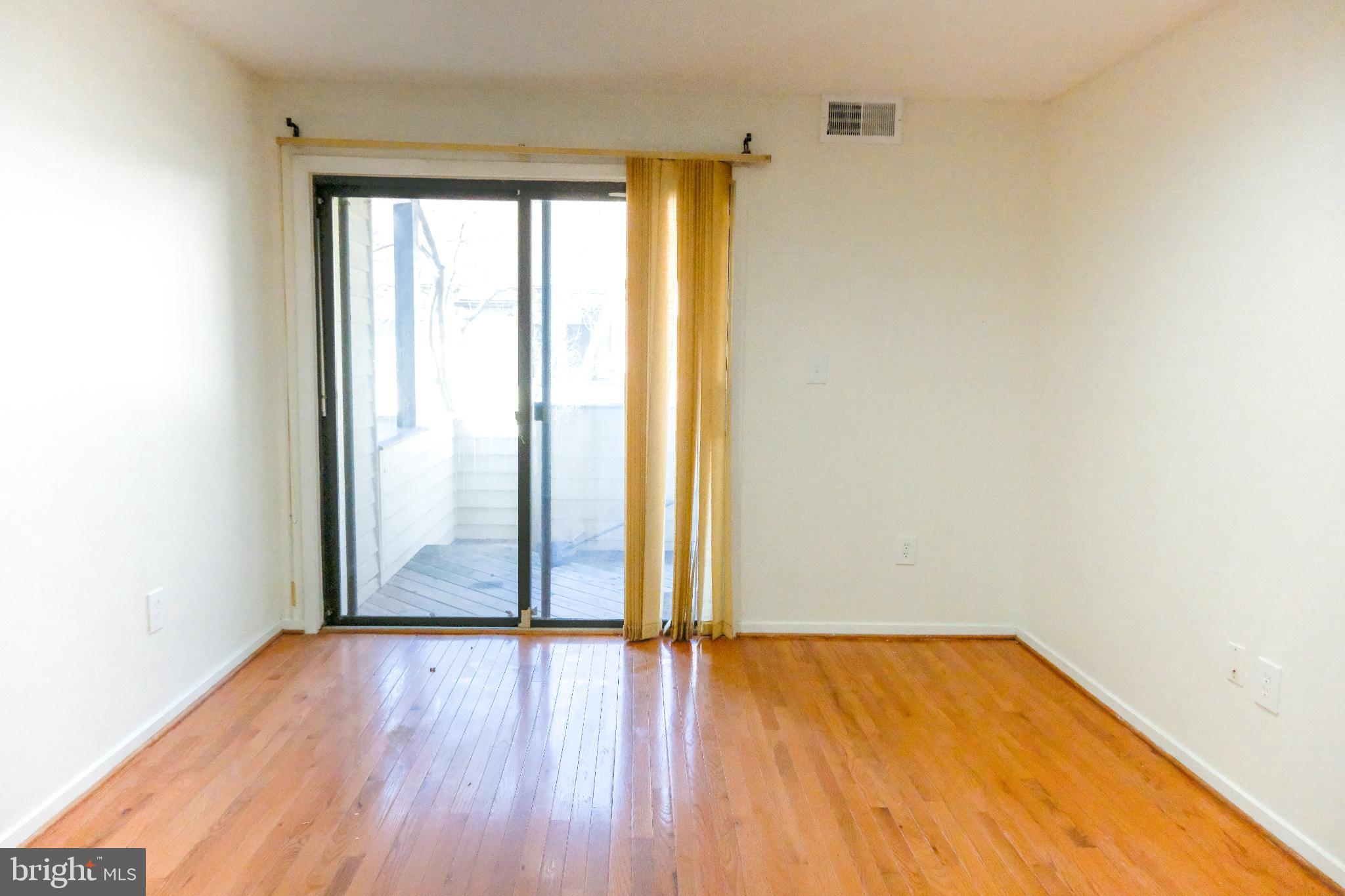 CHRISTOPHER COURT - Residential