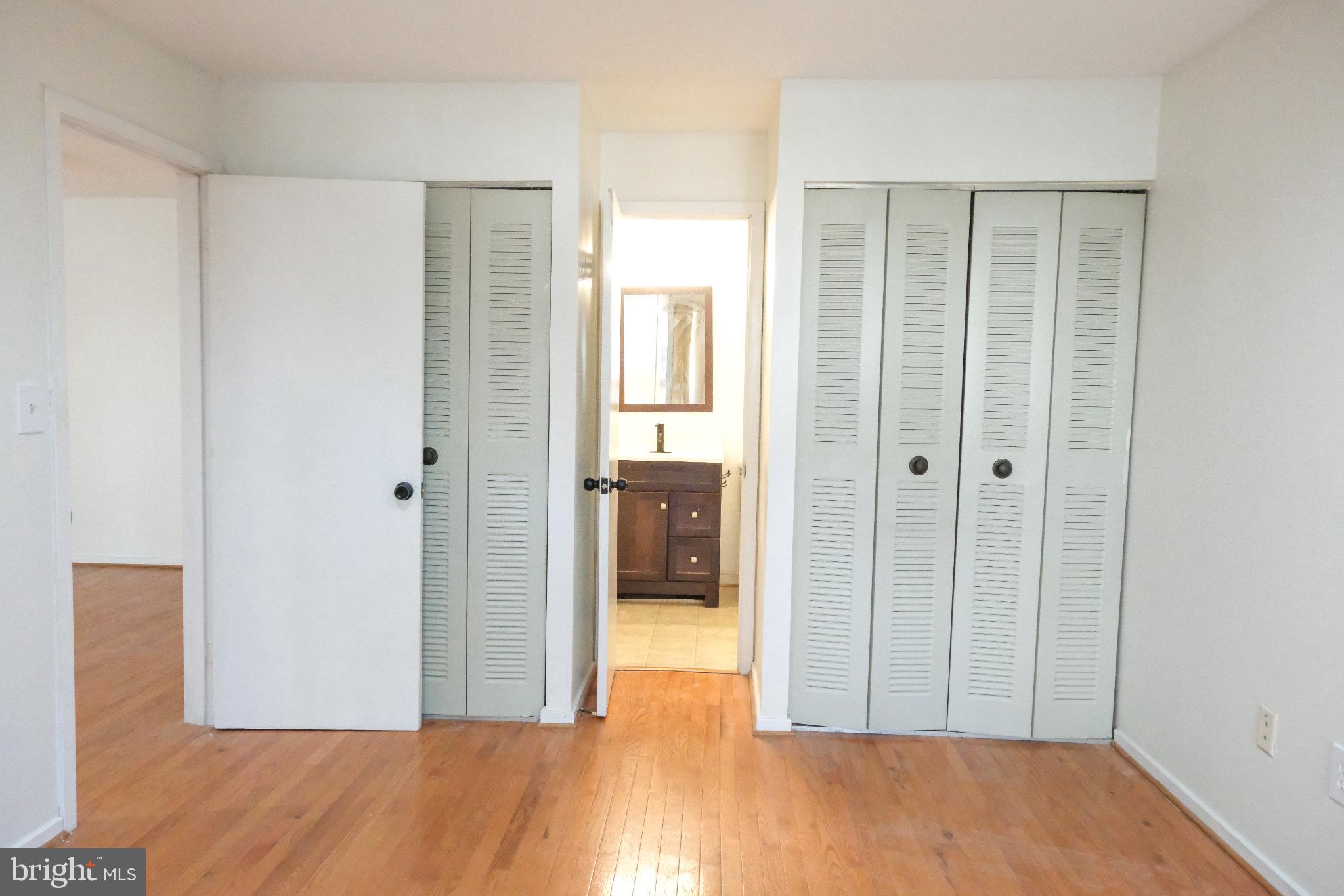 CHRISTOPHER COURT - Residential