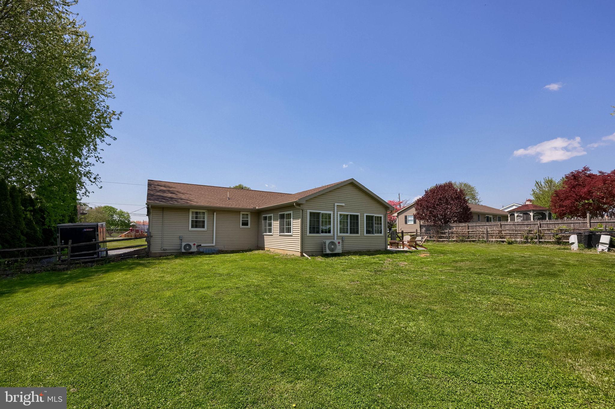 INTERCOURSE - Residential