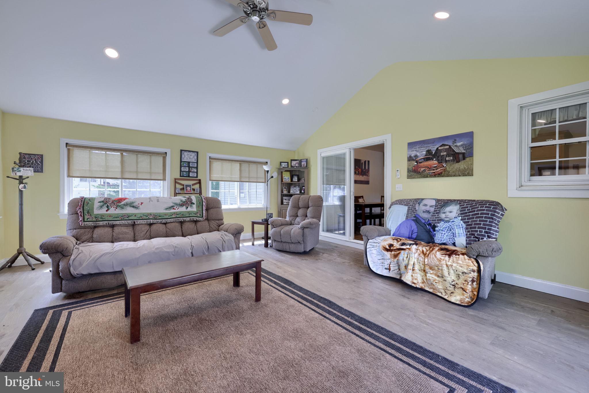 INTERCOURSE - Residential