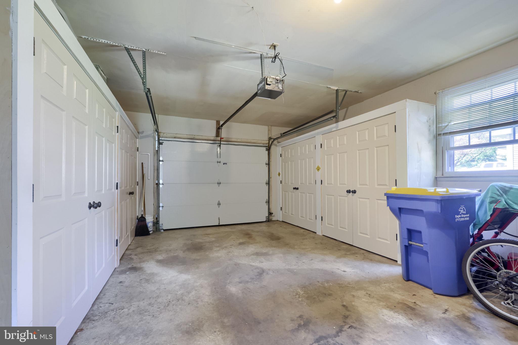 INTERCOURSE - Residential