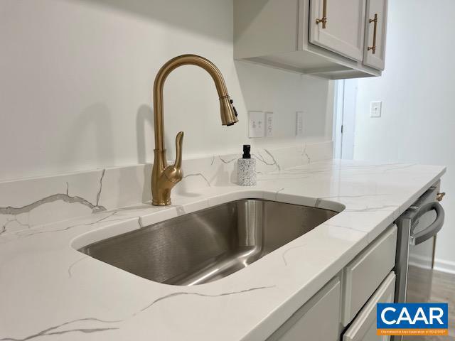 LOCUST MEADOWS - Residential