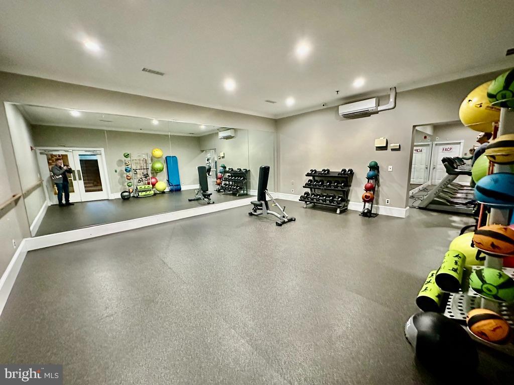 GATES OF MCLEAN - Residential