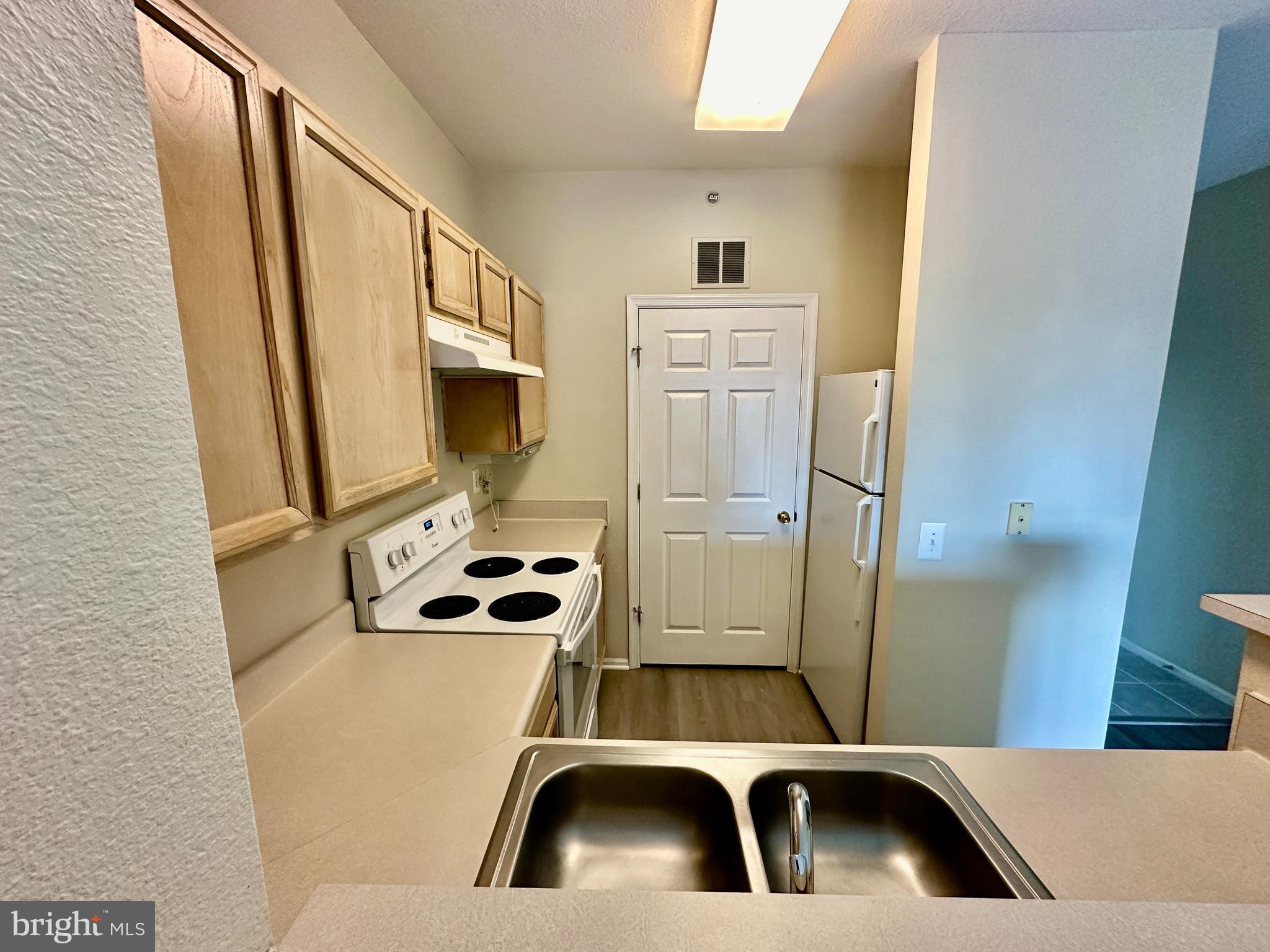 GATES OF MCLEAN - Residential