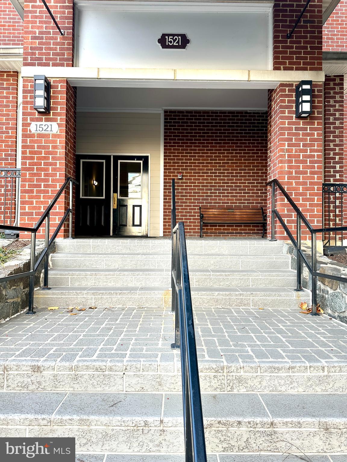 GATES OF MCLEAN - Residential