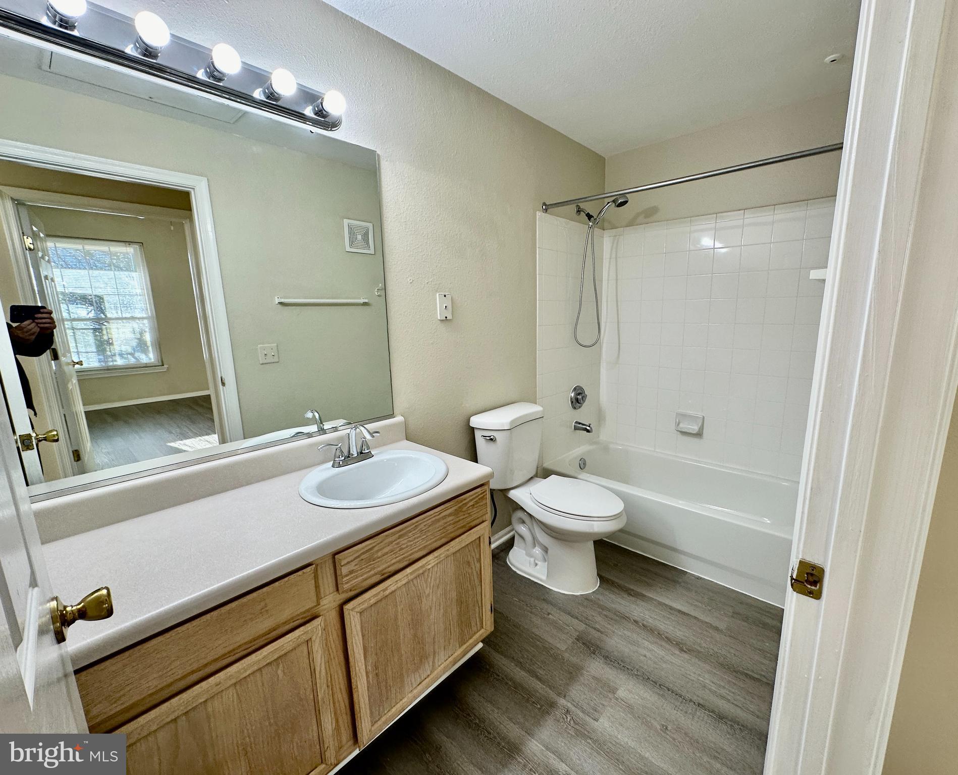 GATES OF MCLEAN - Residential