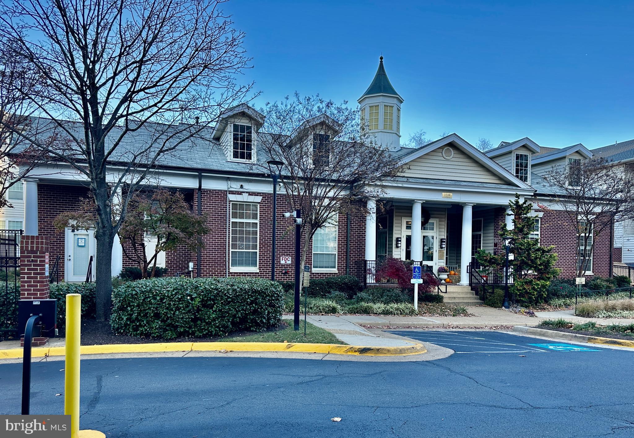 GATES OF MCLEAN - Residential