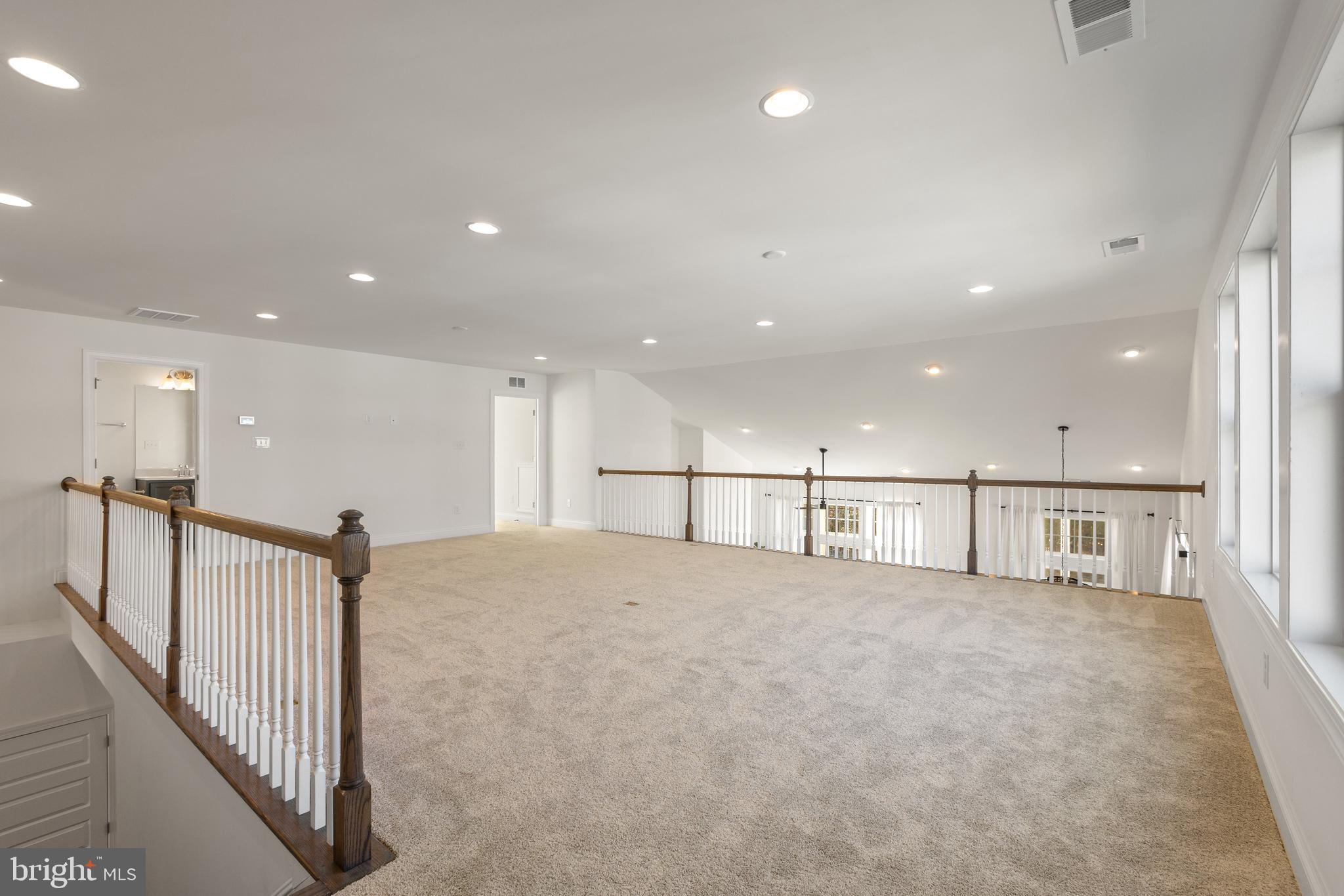 LIGHTSHIP COVE - Residential