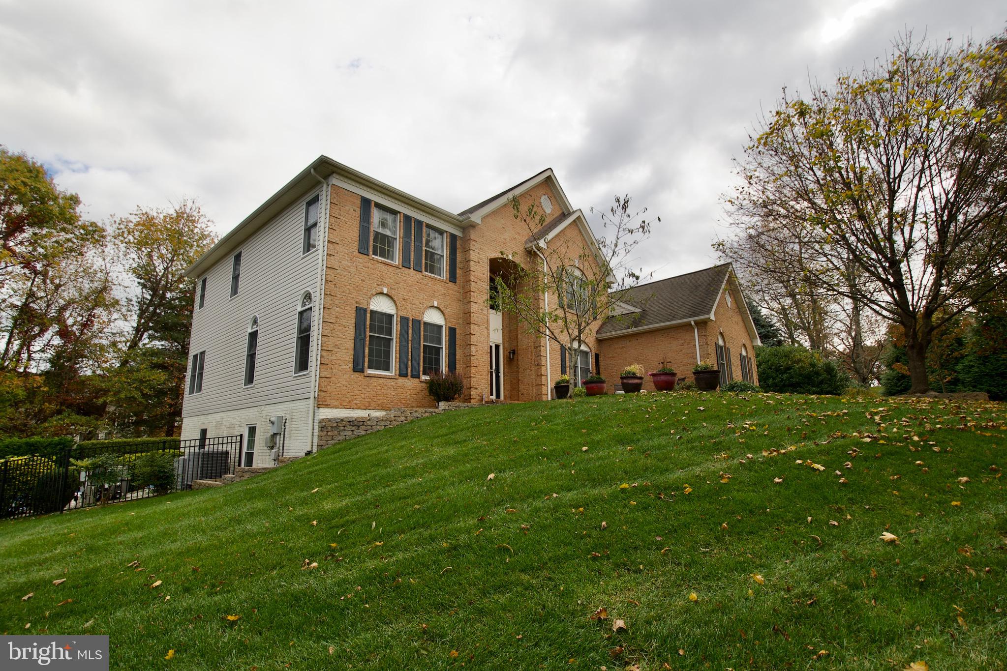 HUNTER MILL ESTATES - Residential