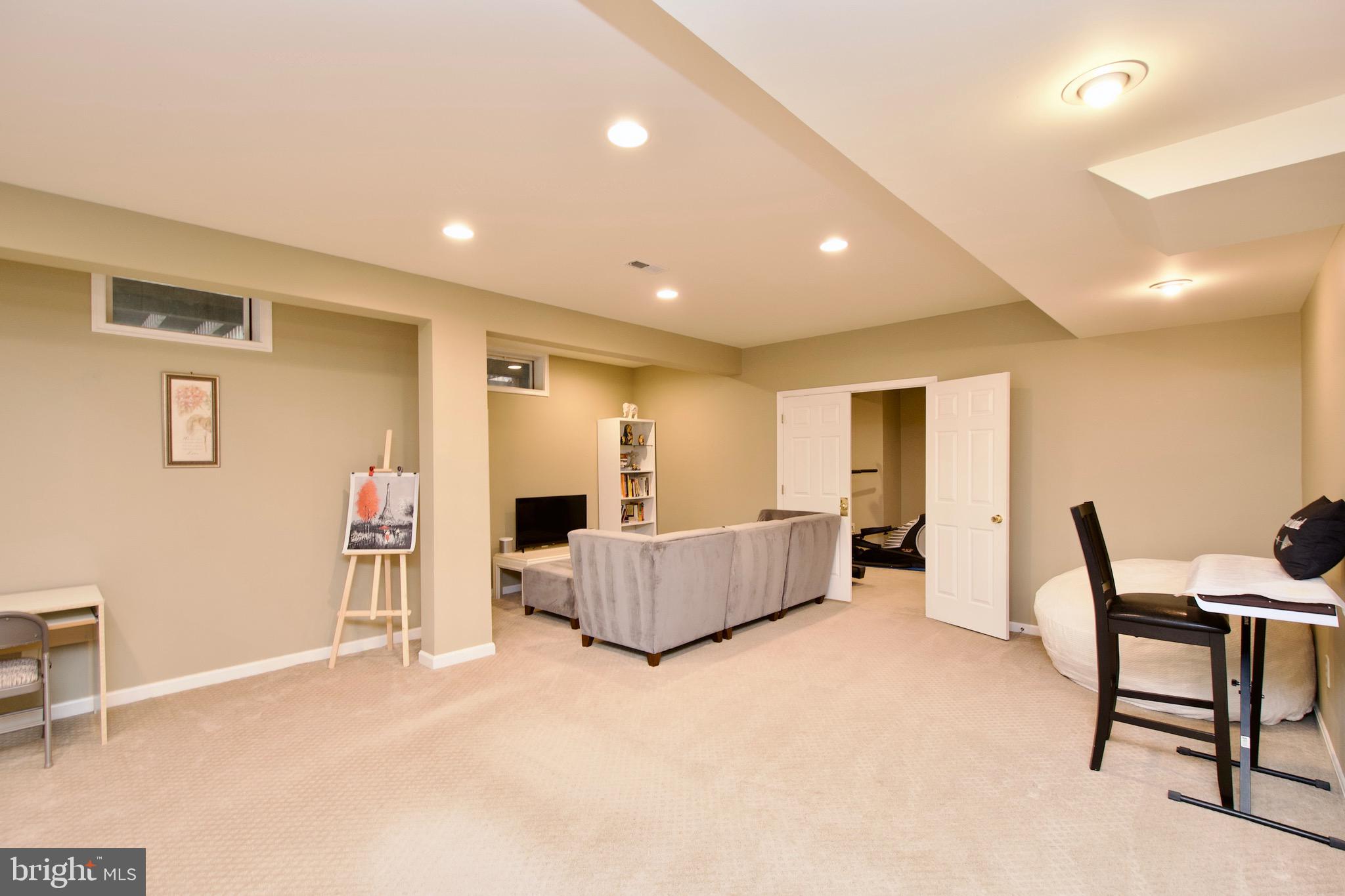 HUNTER MILL ESTATES - Residential