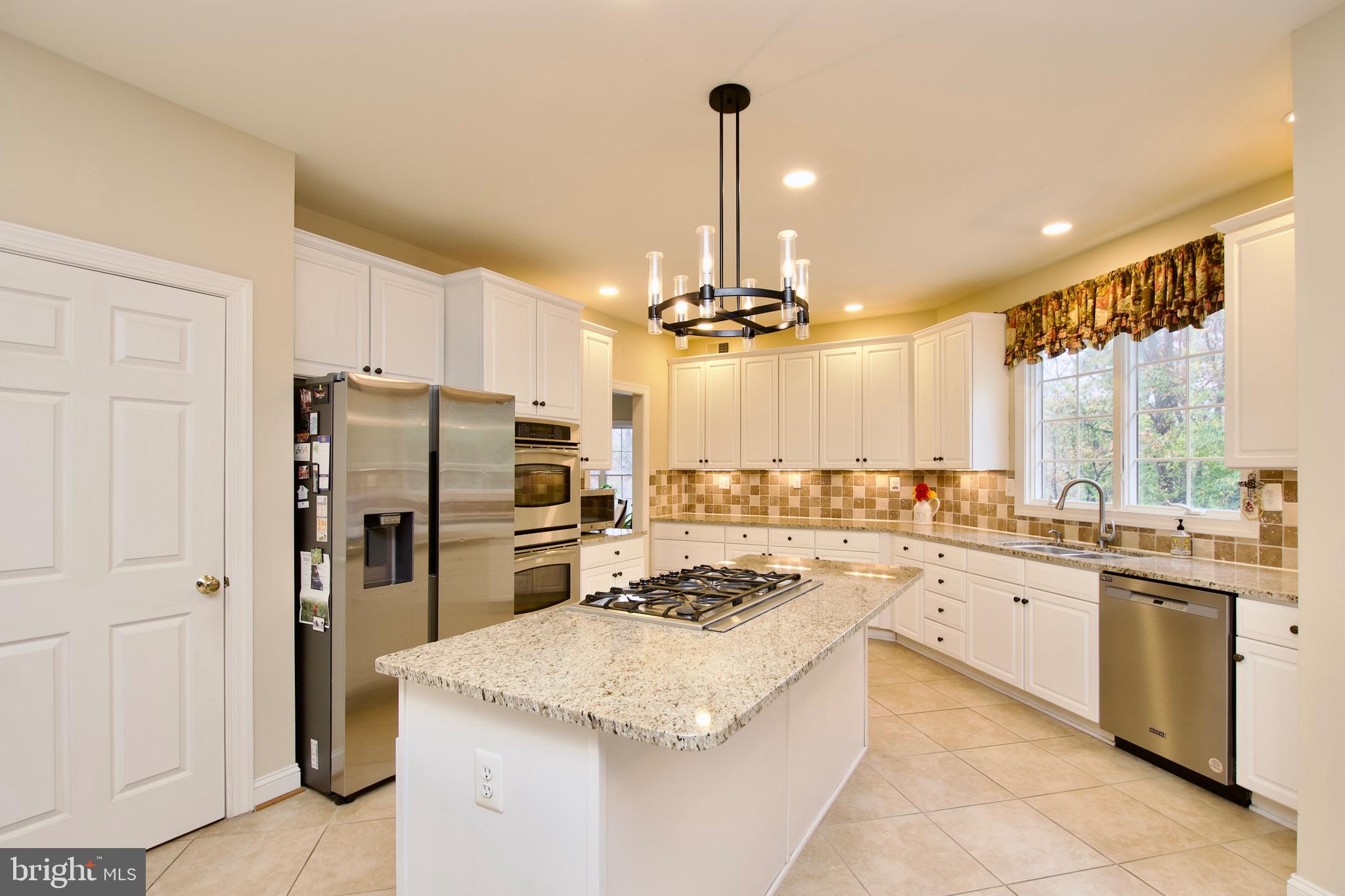 HUNTER MILL ESTATES - Residential