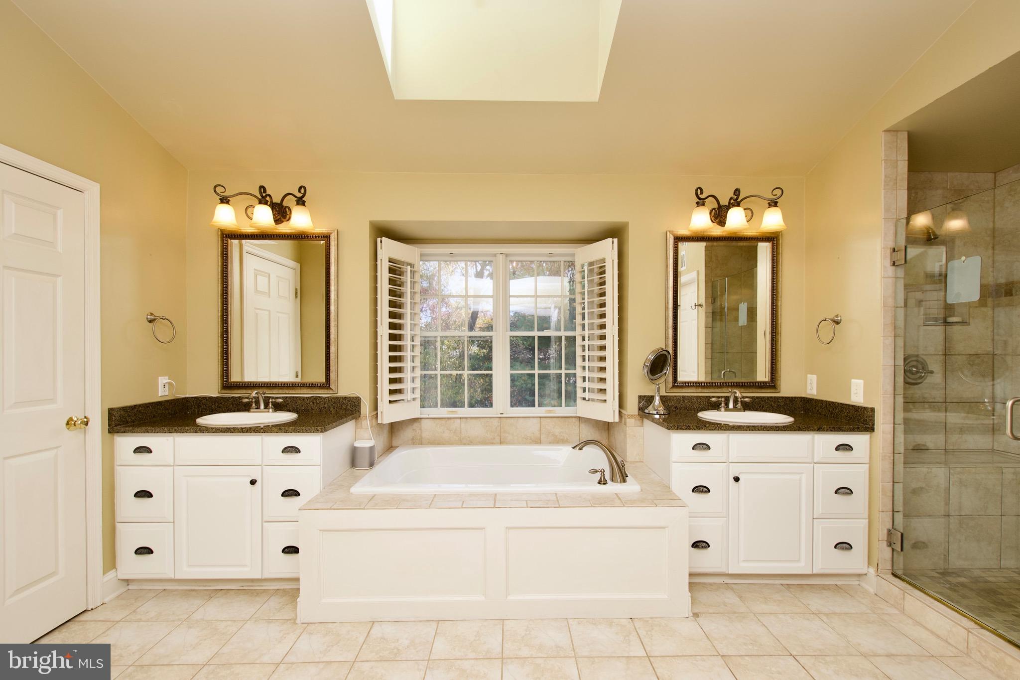 HUNTER MILL ESTATES - Residential