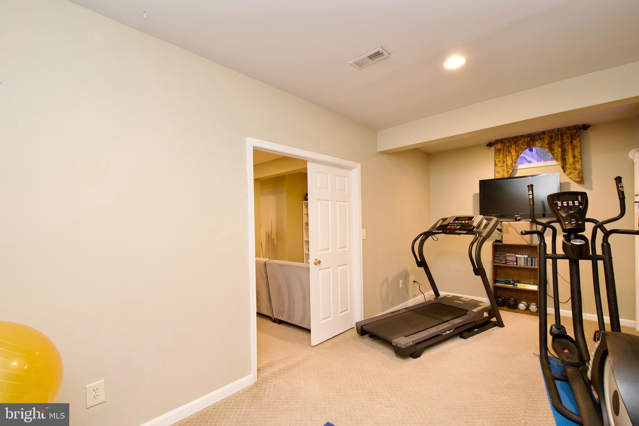 HUNTER MILL ESTATES - Residential