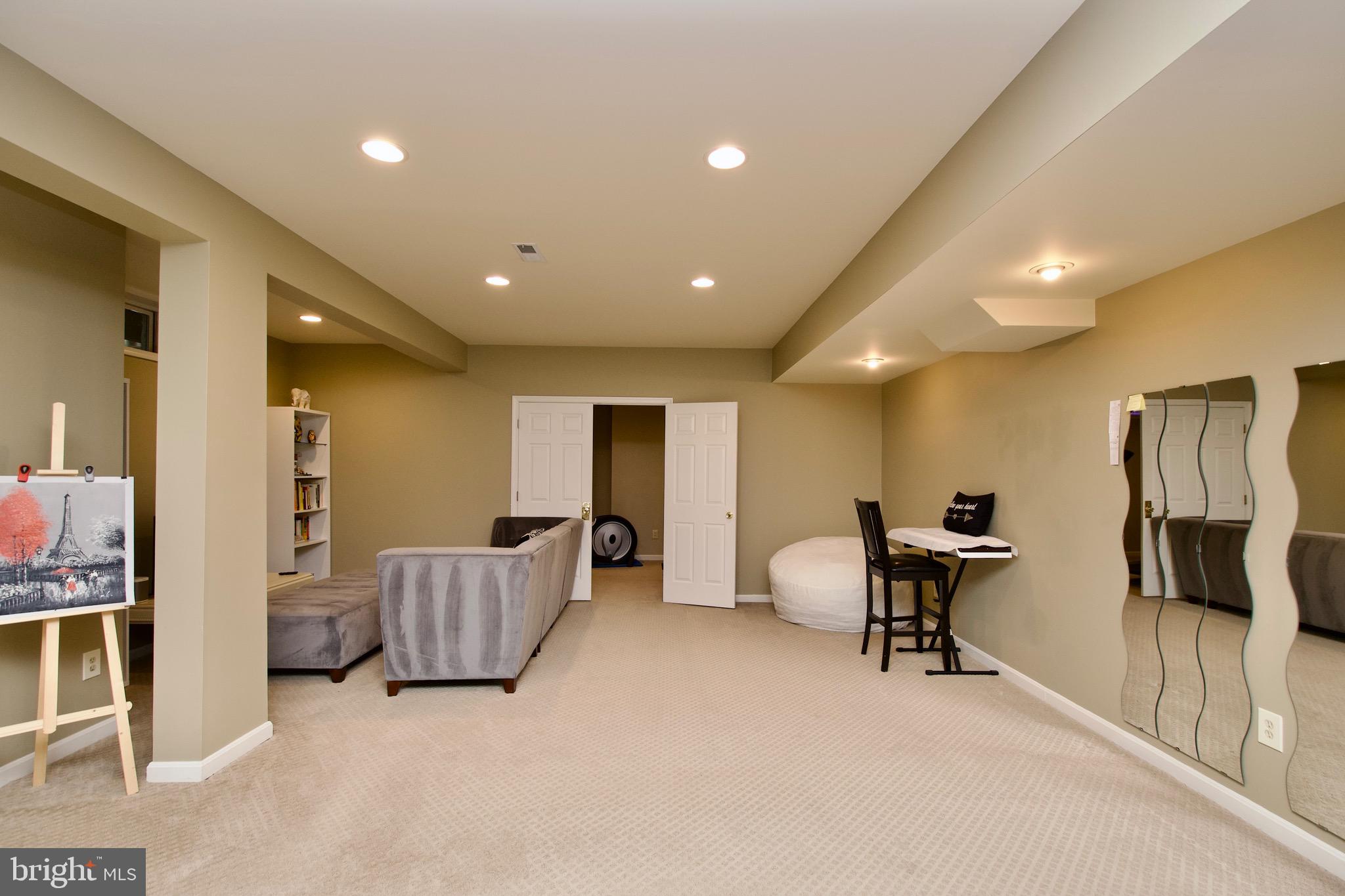 HUNTER MILL ESTATES - Residential