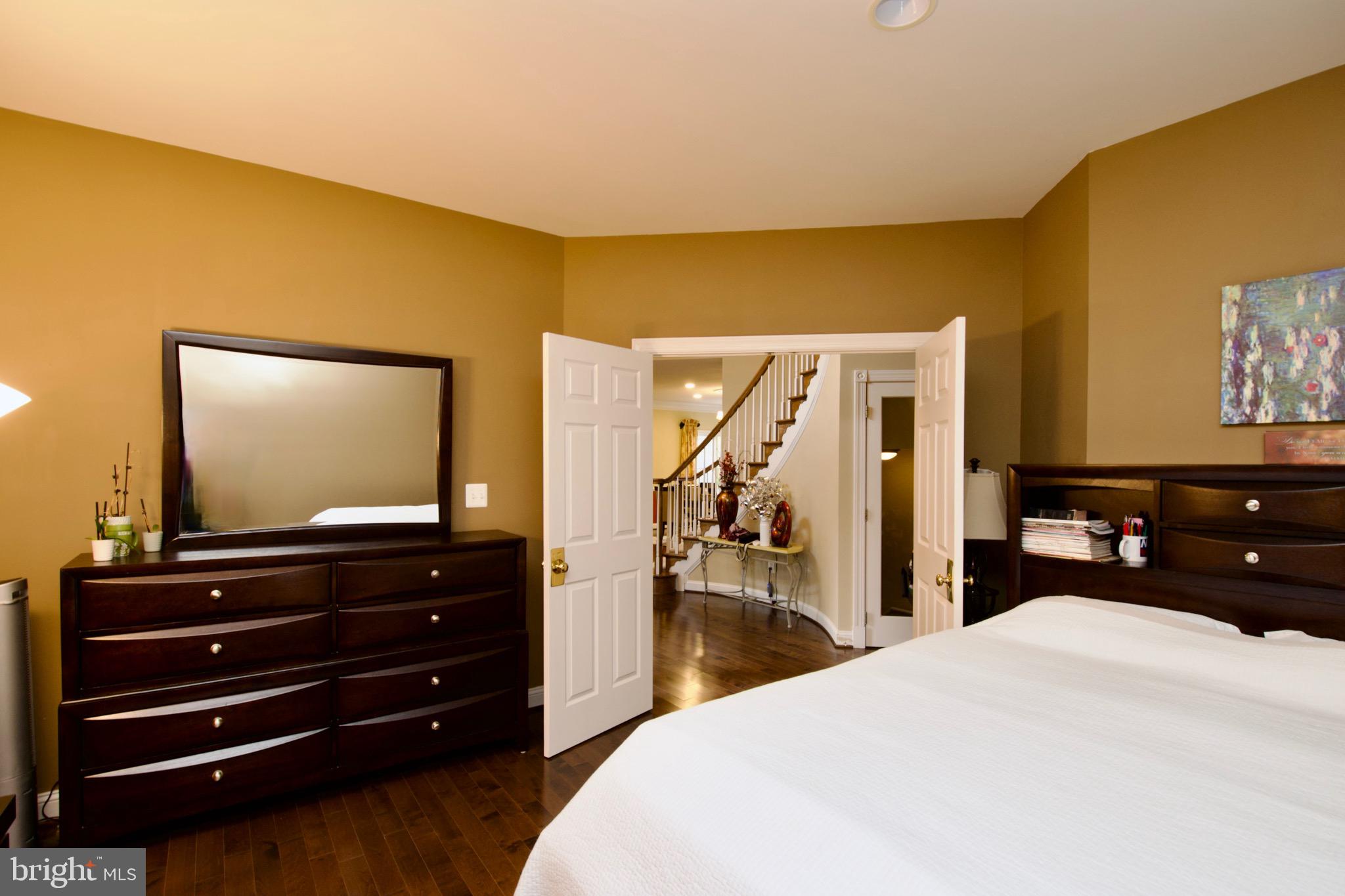 HUNTER MILL ESTATES - Residential