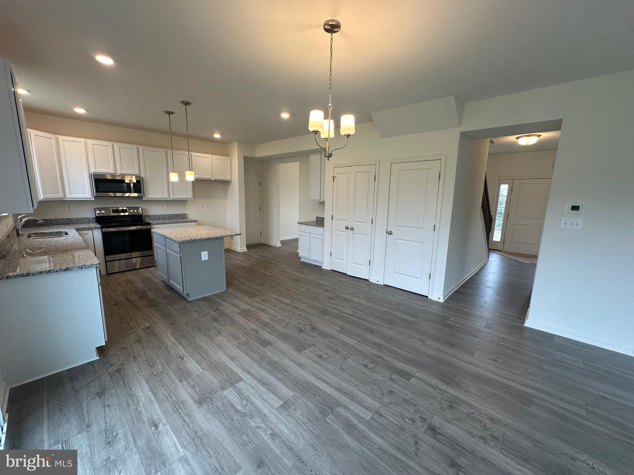 LEXINGTON ESTATES - Residential