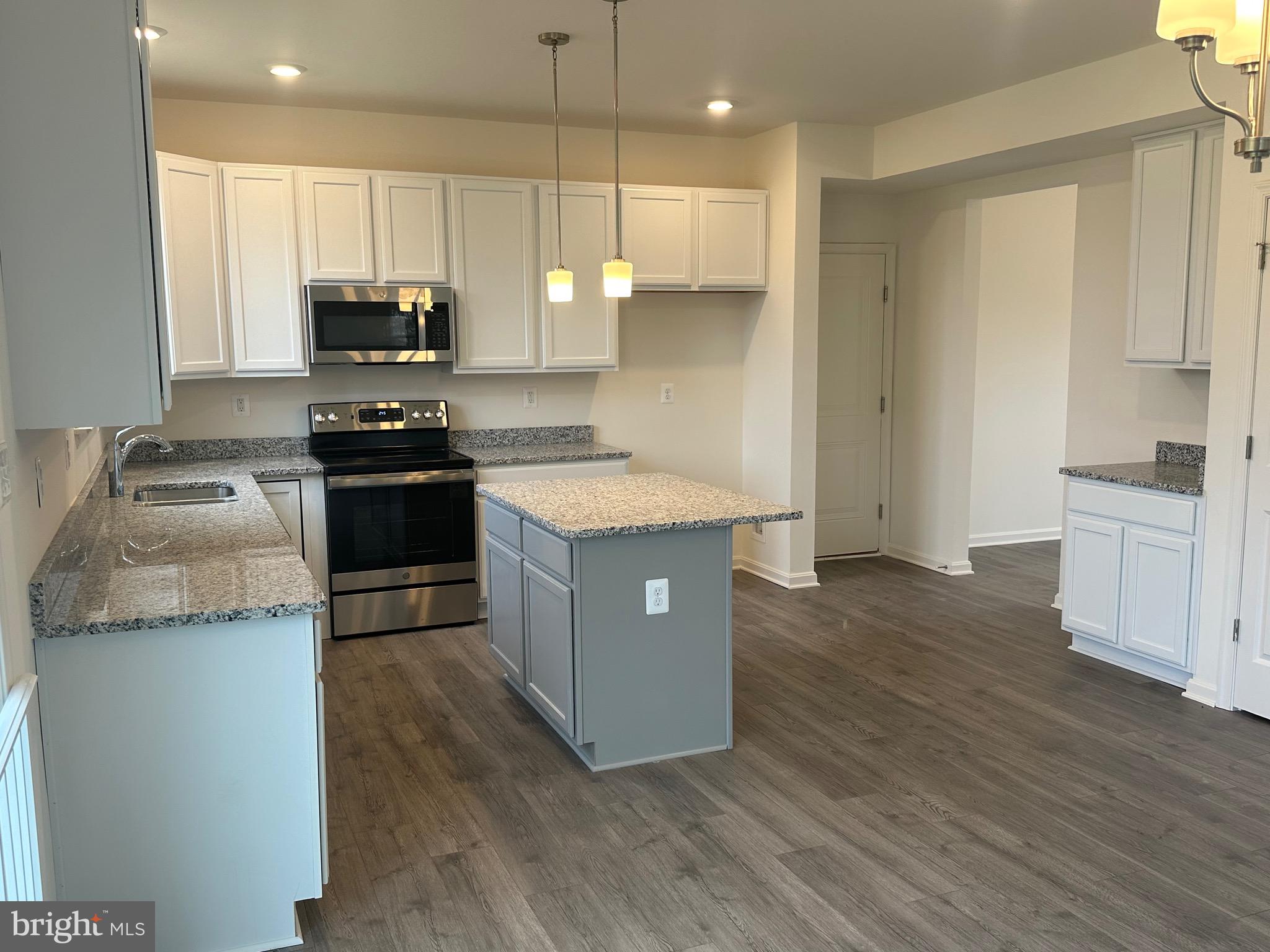 LEXINGTON ESTATES - Residential