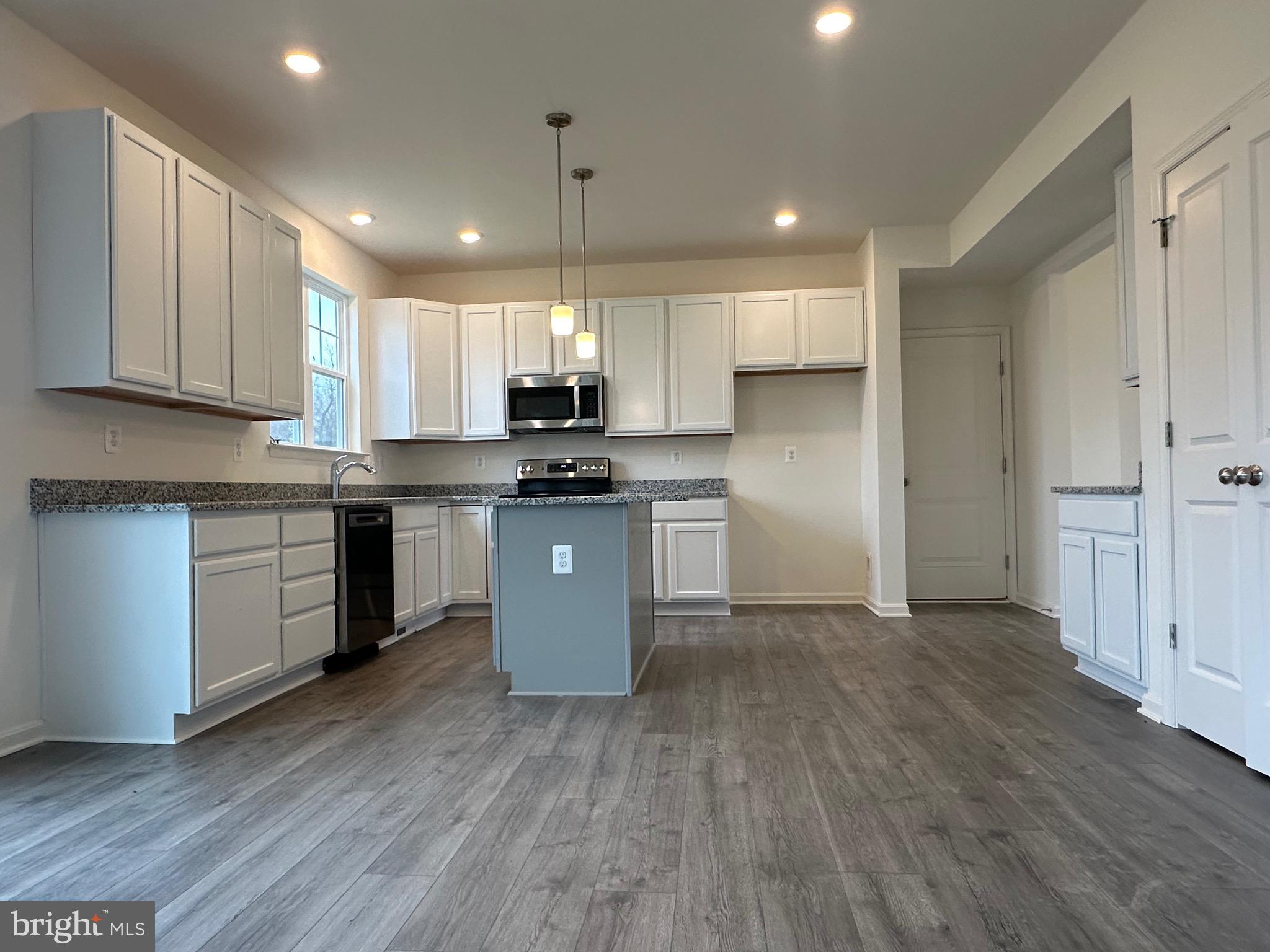 LEXINGTON ESTATES - Residential