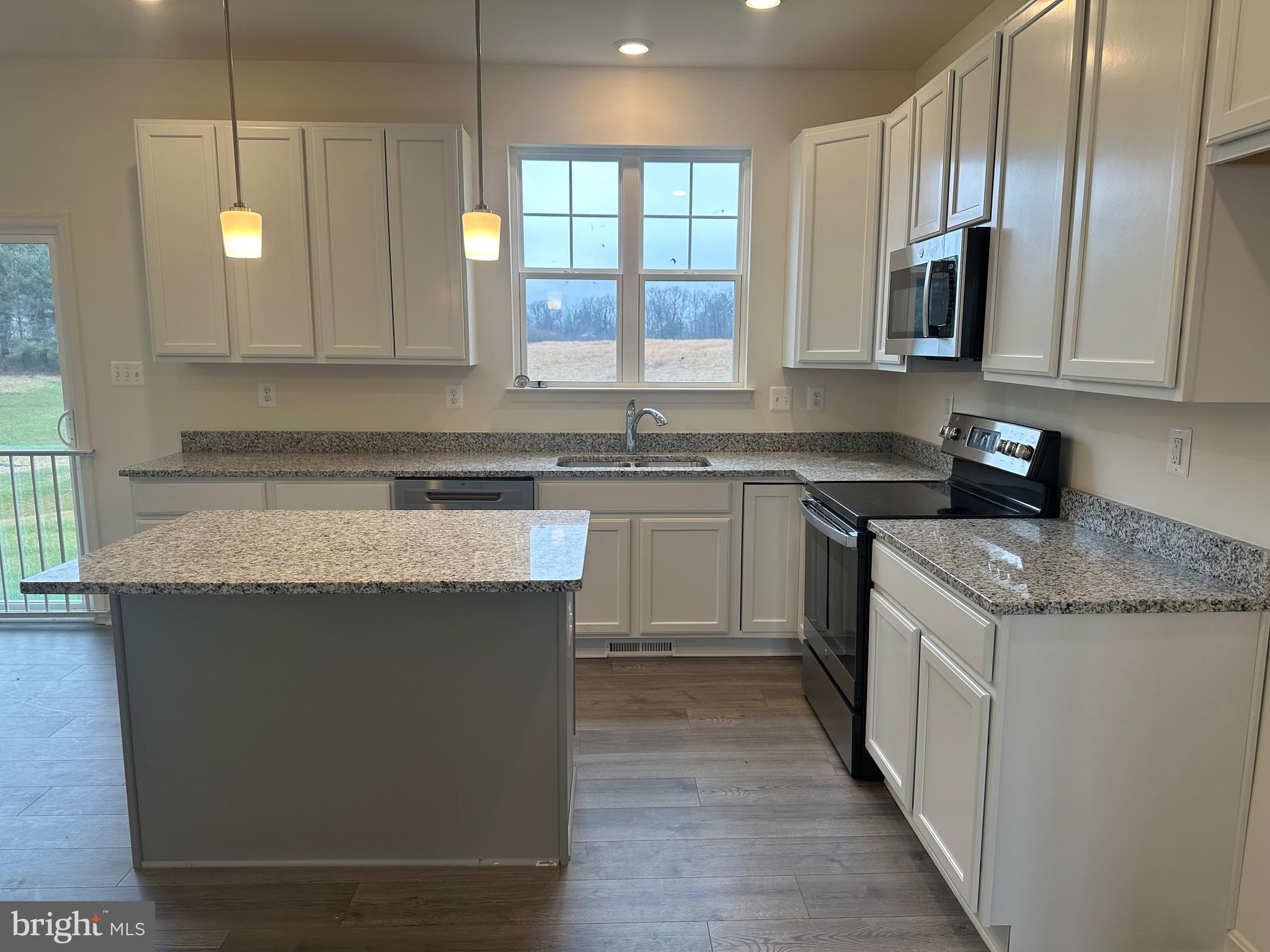 LEXINGTON ESTATES - Residential