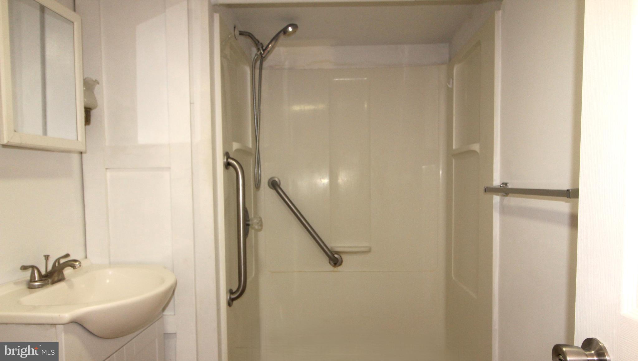 FREDERICA - Residential Lease