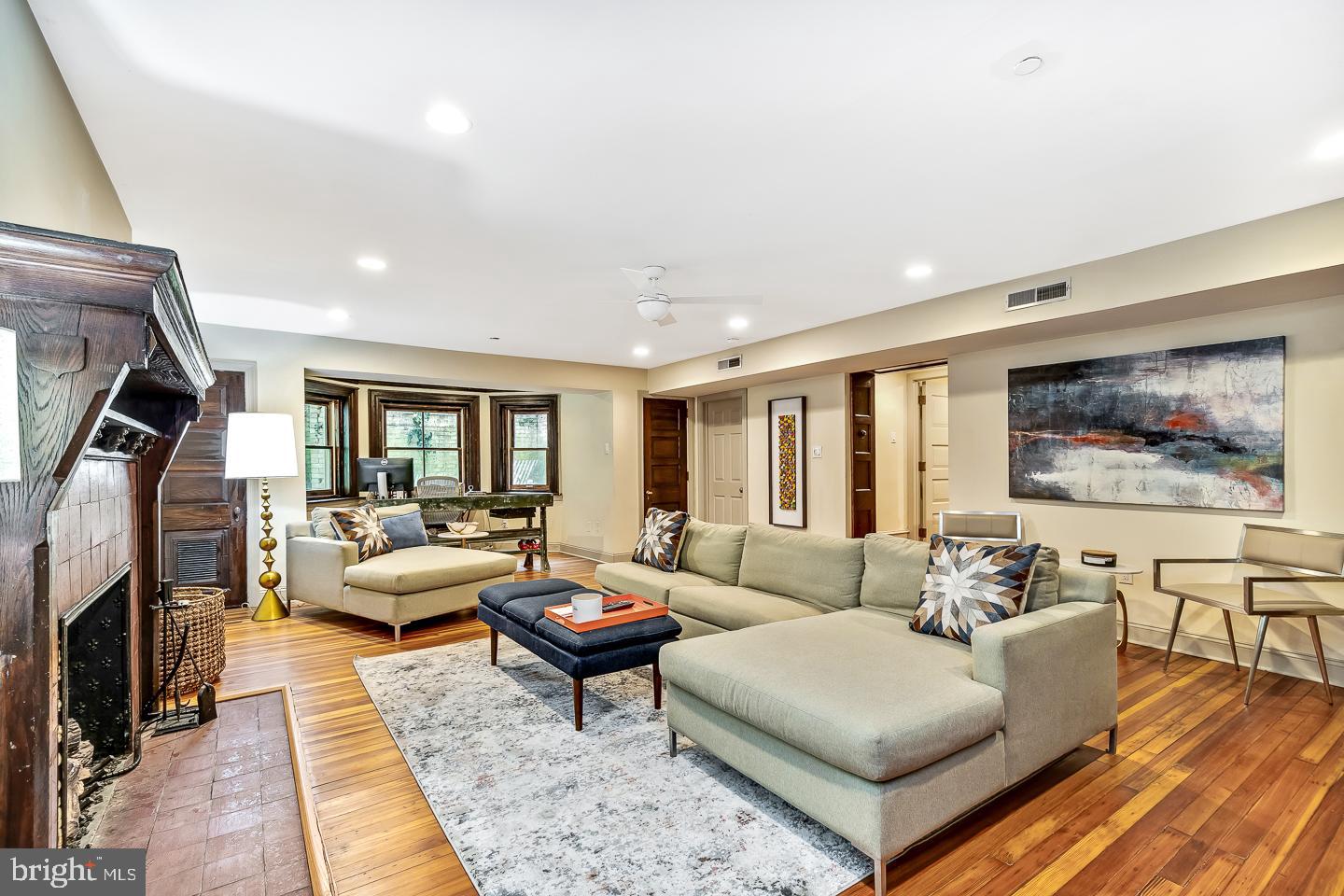 SPRUCE HILL - Residential