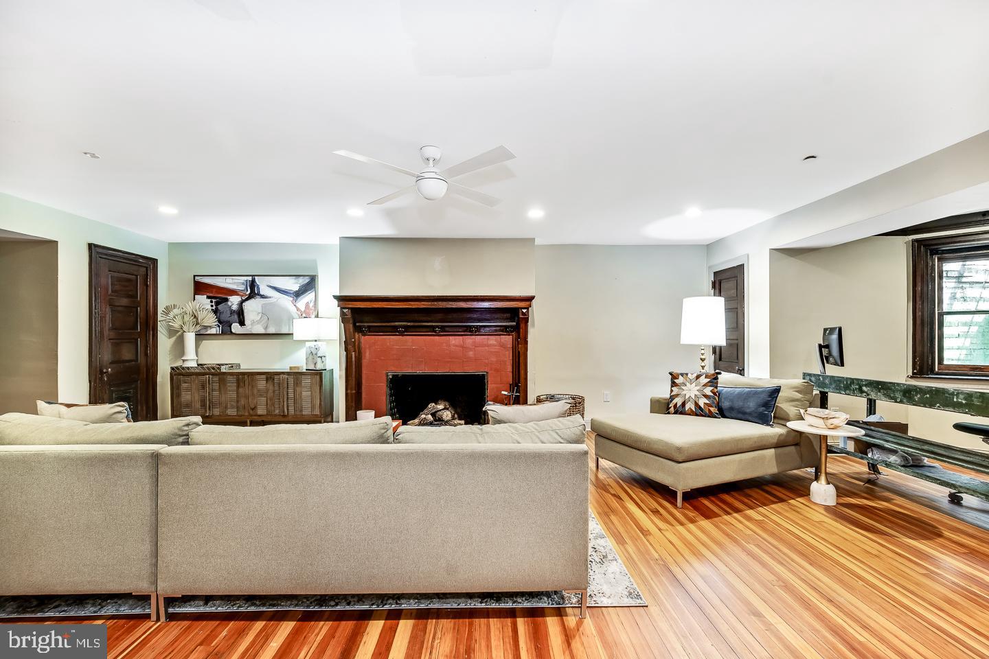 SPRUCE HILL - Residential