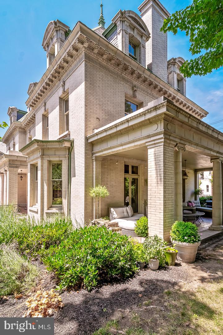 SPRUCE HILL - Residential