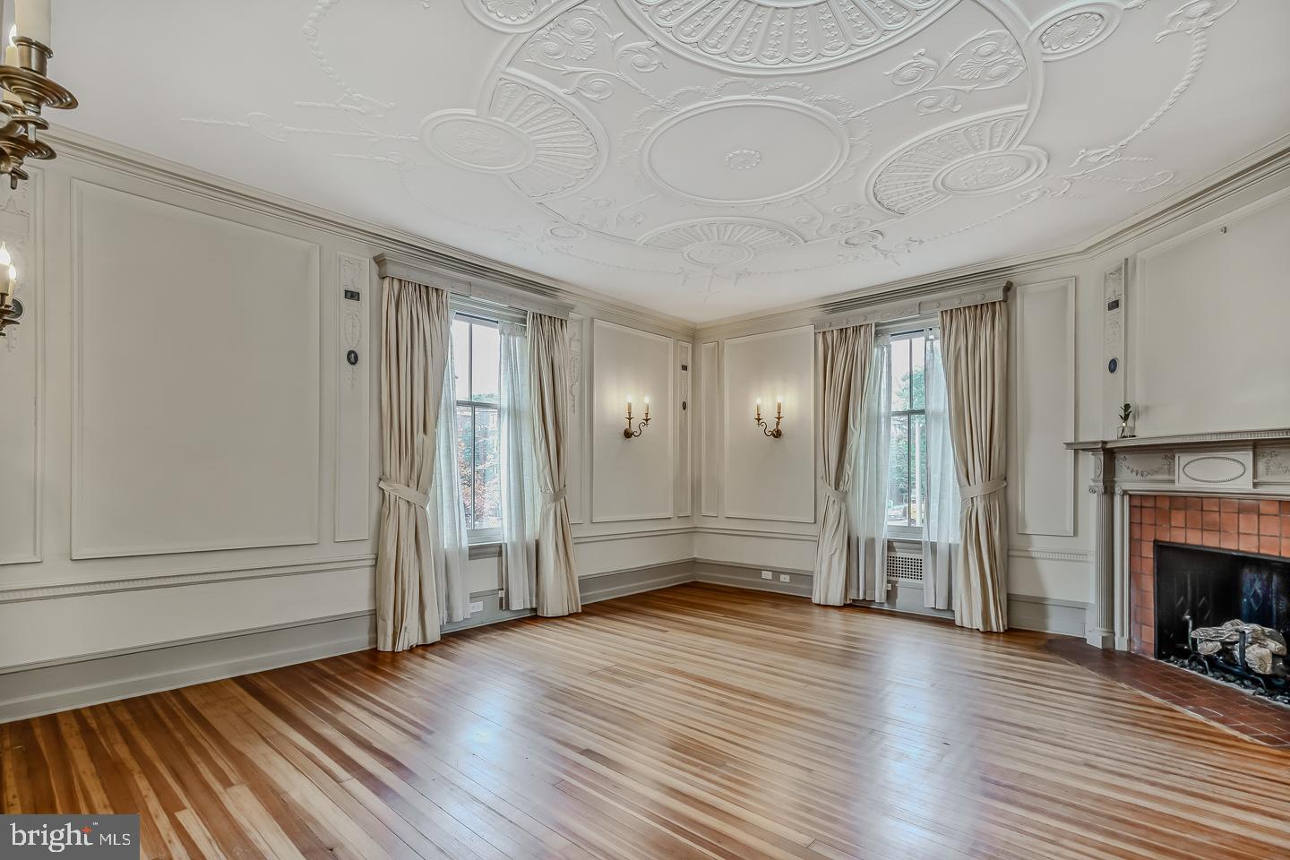 SPRUCE HILL - Residential