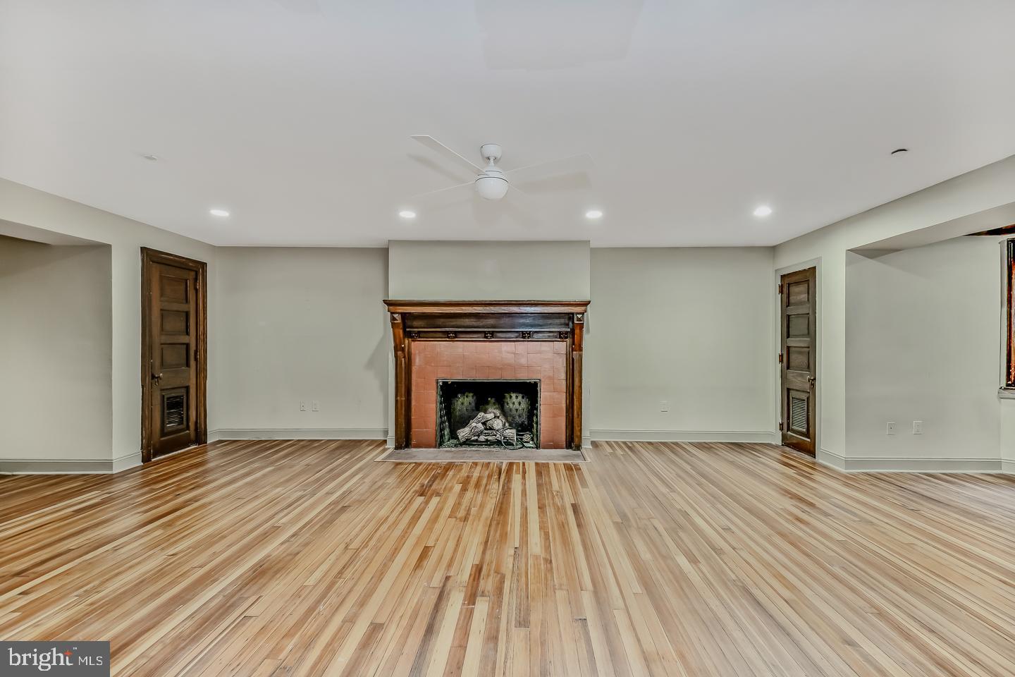 SPRUCE HILL - Residential