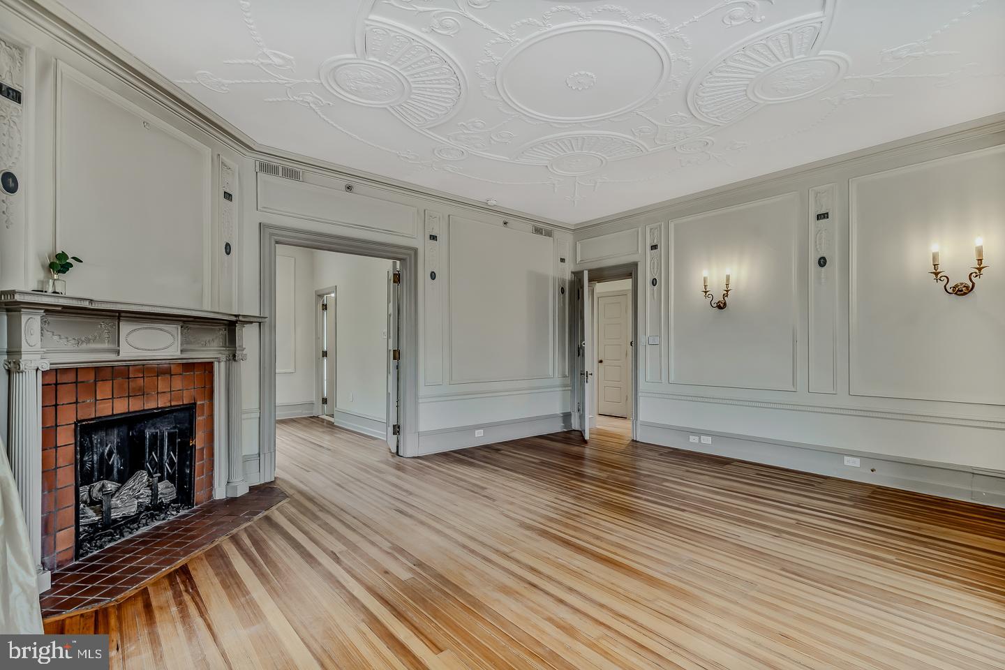 SPRUCE HILL - Residential