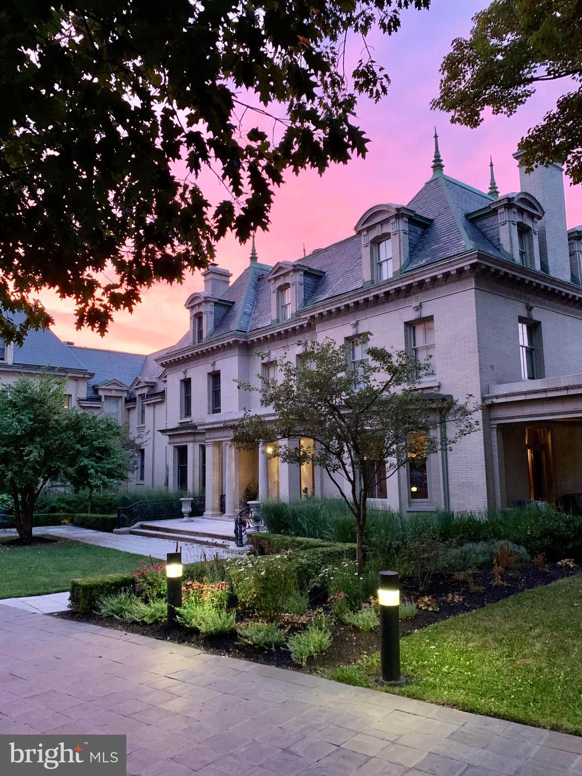 SPRUCE HILL - Residential