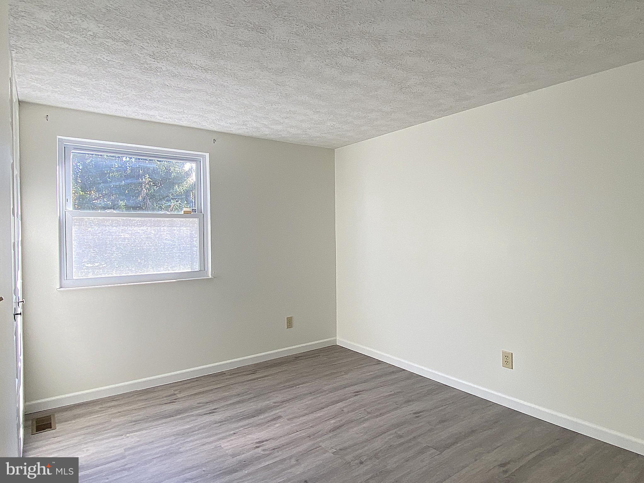 HARMANS WOODS - Residential