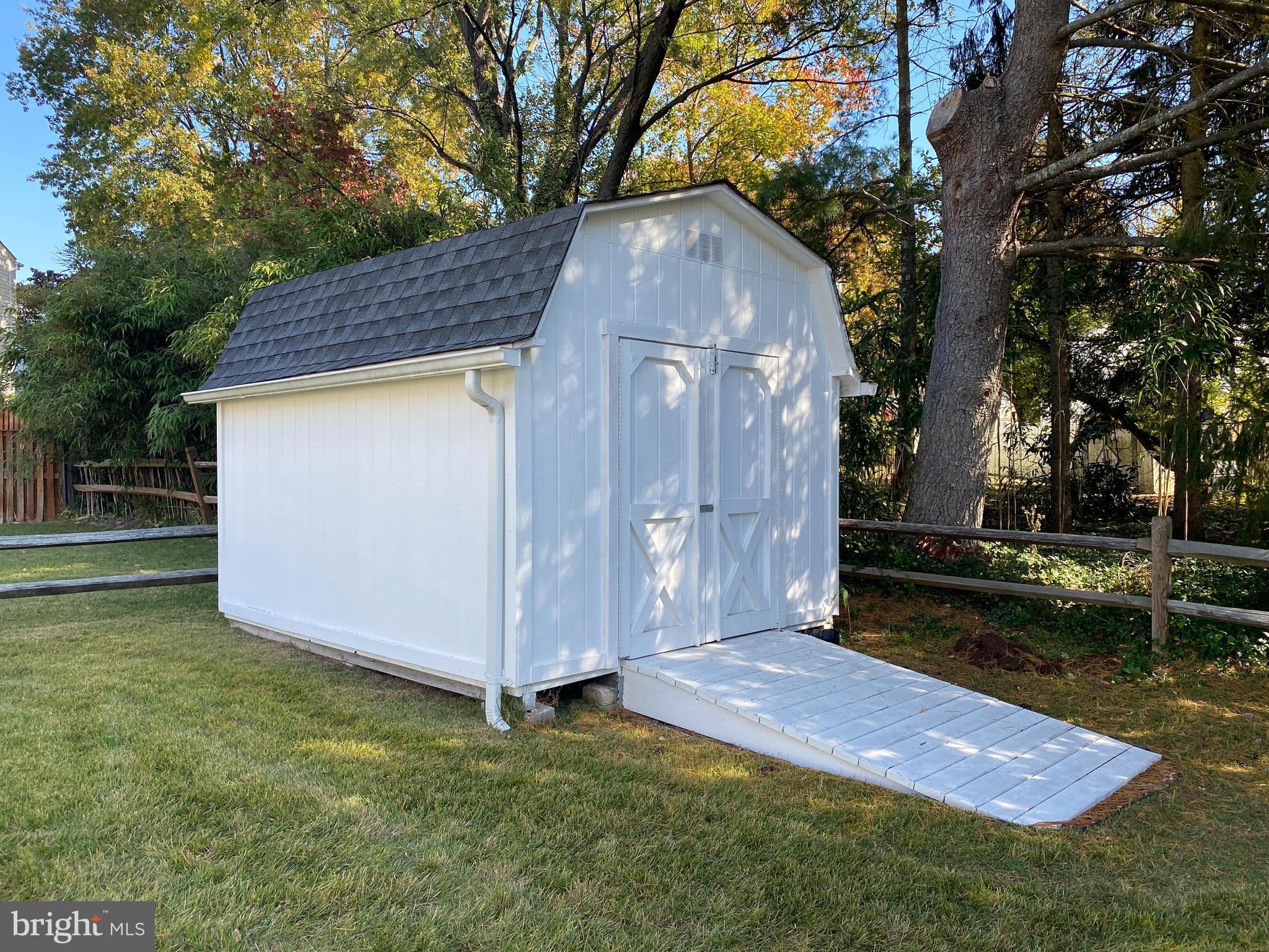 HARMANS WOODS - Residential