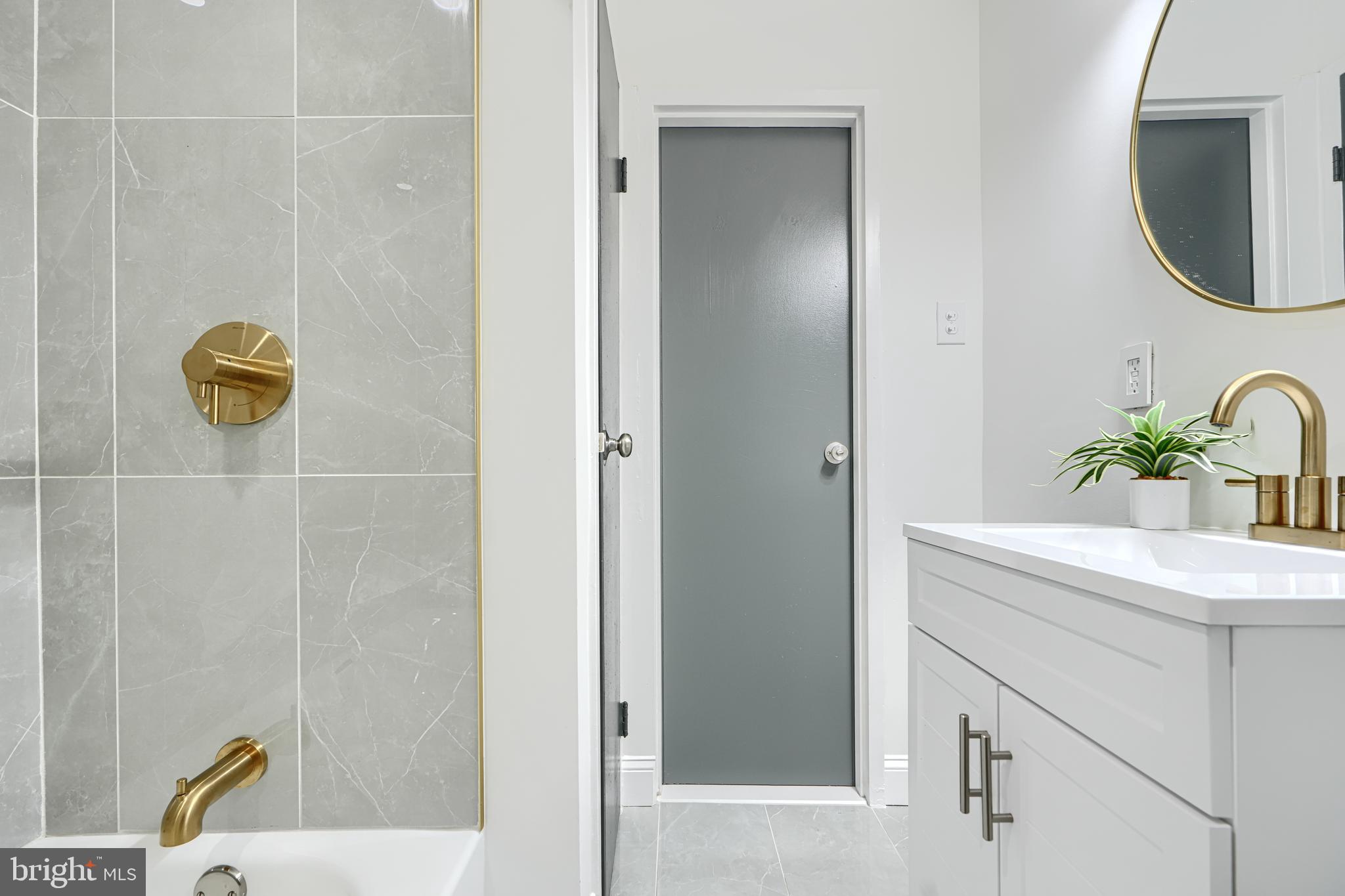 CHINQUAPIN PARK - Residential