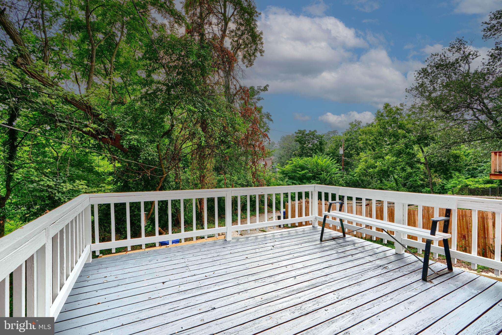 CHINQUAPIN PARK - Residential
