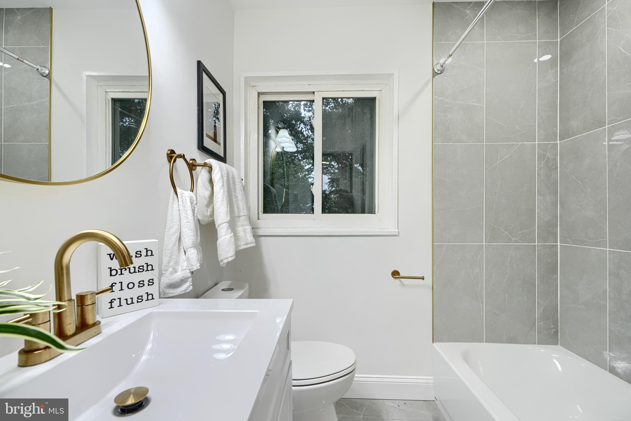 CHINQUAPIN PARK - Residential